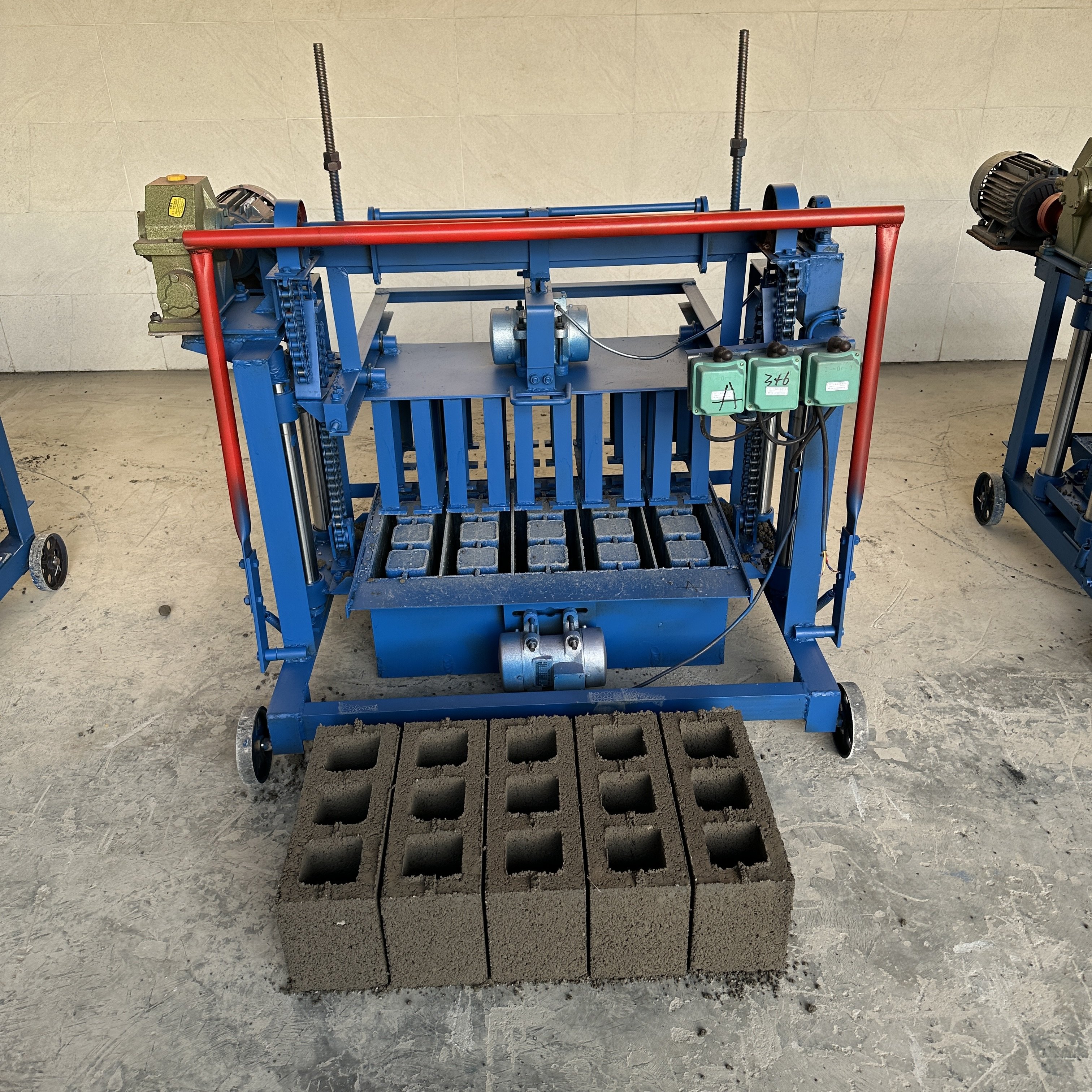Automatic Hollow Sand Paving Laying Moulding Concrete Paver Block Cement Brick Making Machine Price