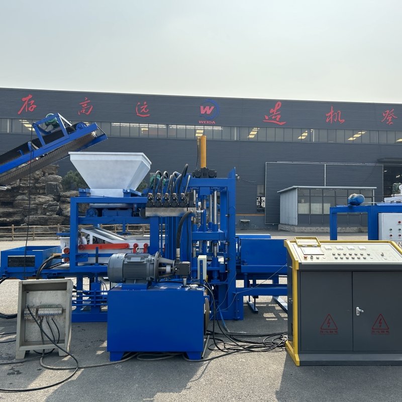 High Quality Fully Automatic Hollow Cement Concrete Block Maker Machinery Brick Making Machine Price from Canada Clay