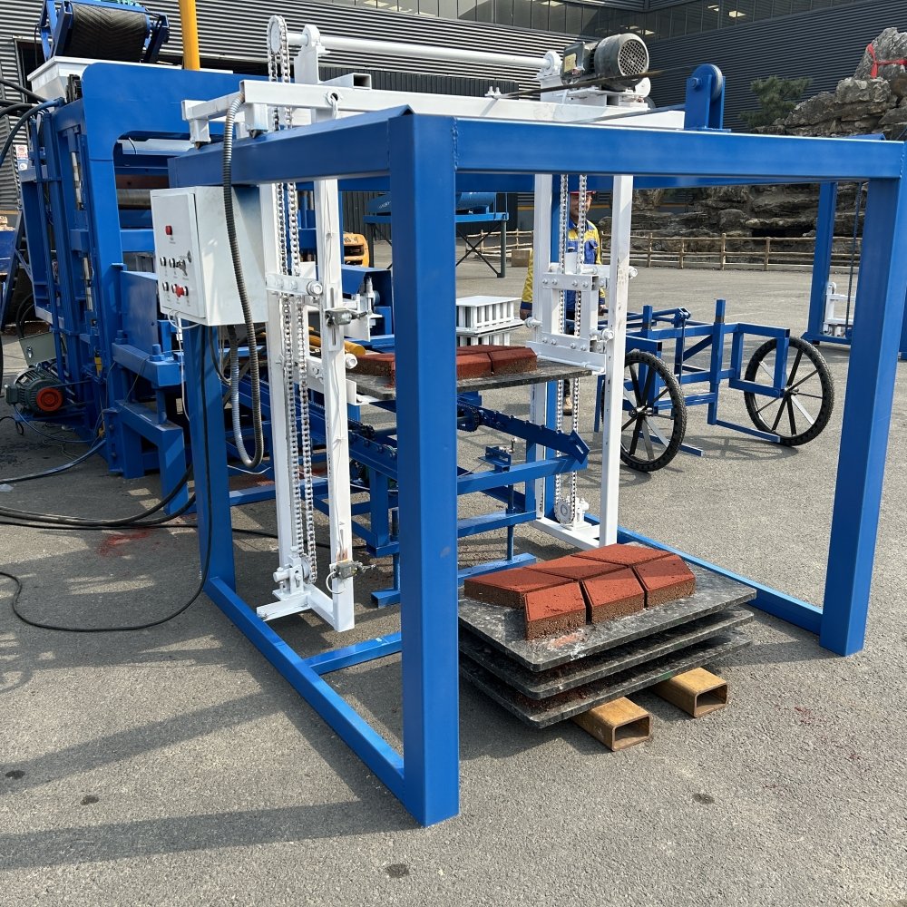High Quality Fully Automatic Hollow Cement Concrete Block Maker Machinery Brick Making Machine Price from Canada Clay