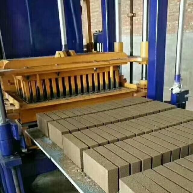 Germany design CE full automatic concrete cement paving stock block brick making machinery machine in africa