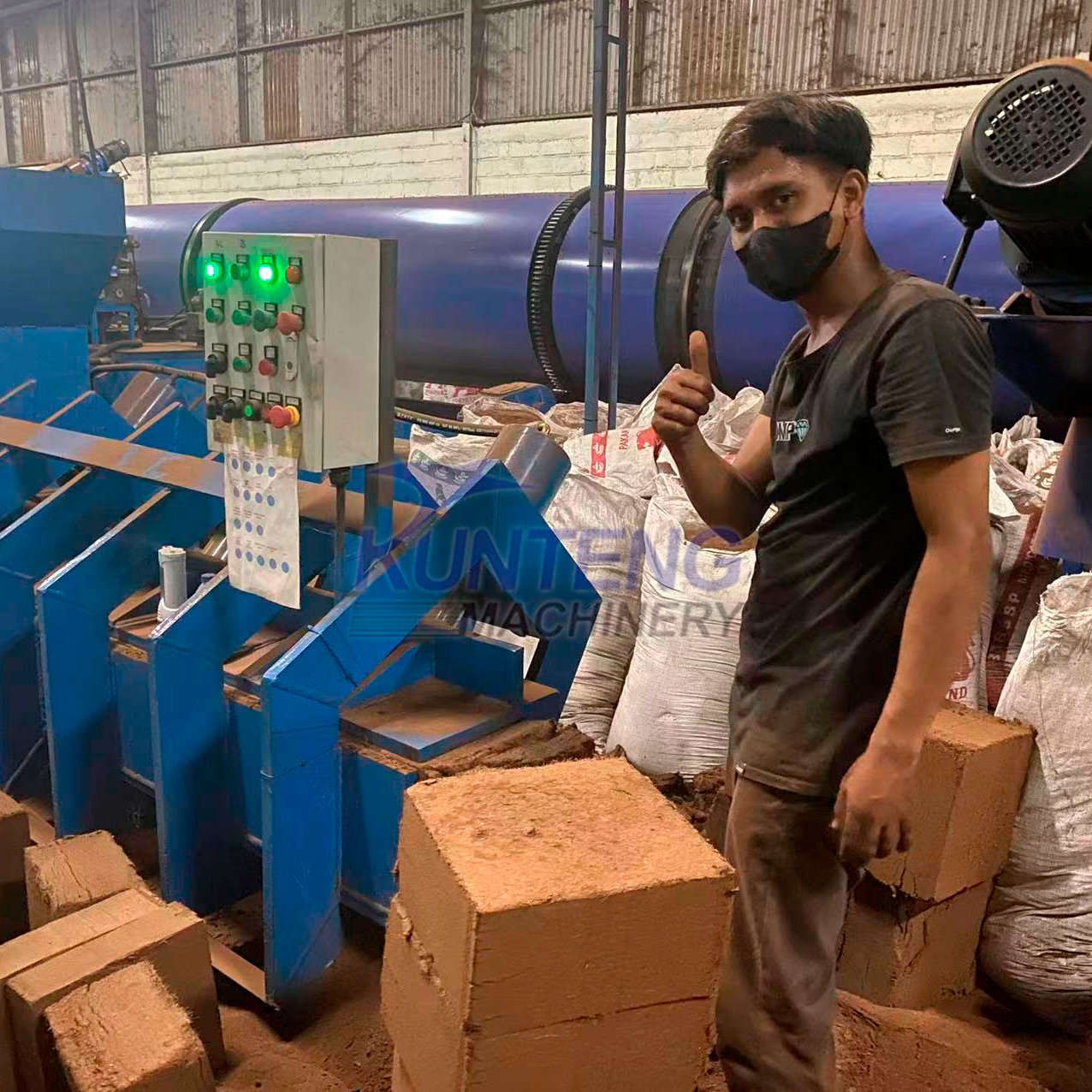 Best selling cocobran qt4-24 block making machine cocopeat brick forming machinery