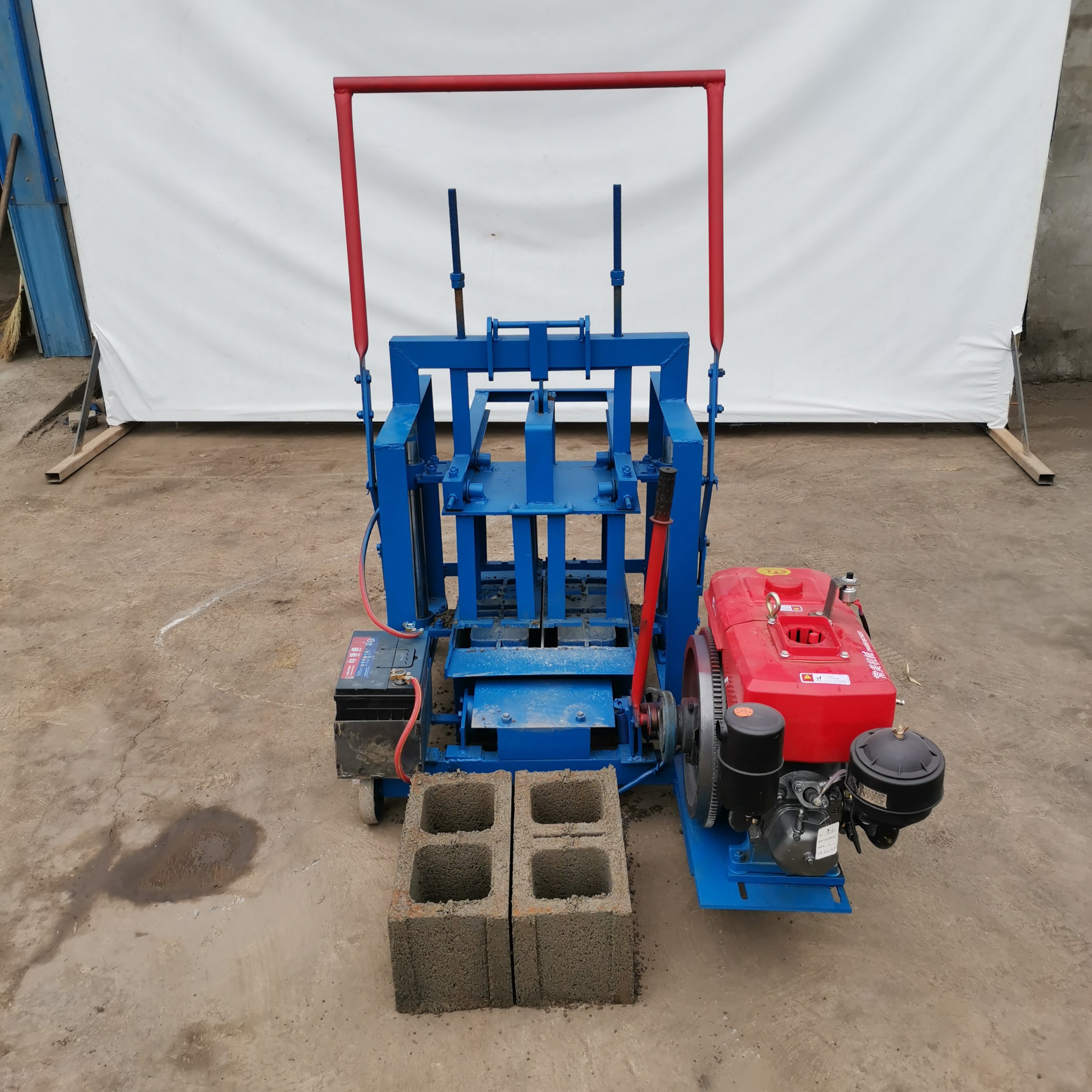 Factory direct sale one button start KM2-45 diesel-driven concrete block brick machine Produce 400-200-200mm LWH hollow bricks