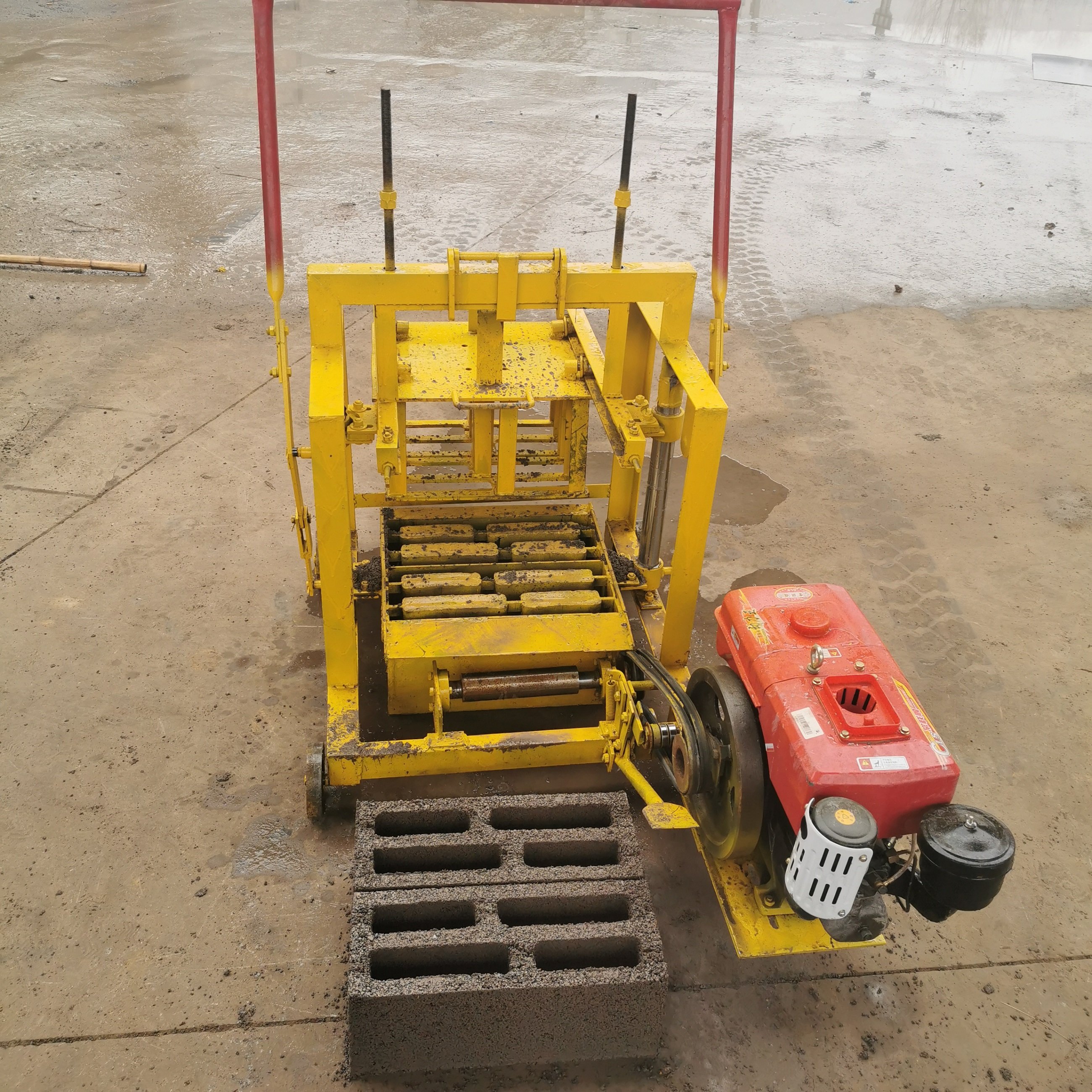 Factory direct sale one button start KM2-45 diesel-driven concrete block brick machine Produce 400-200-200mm LWH hollow bricks