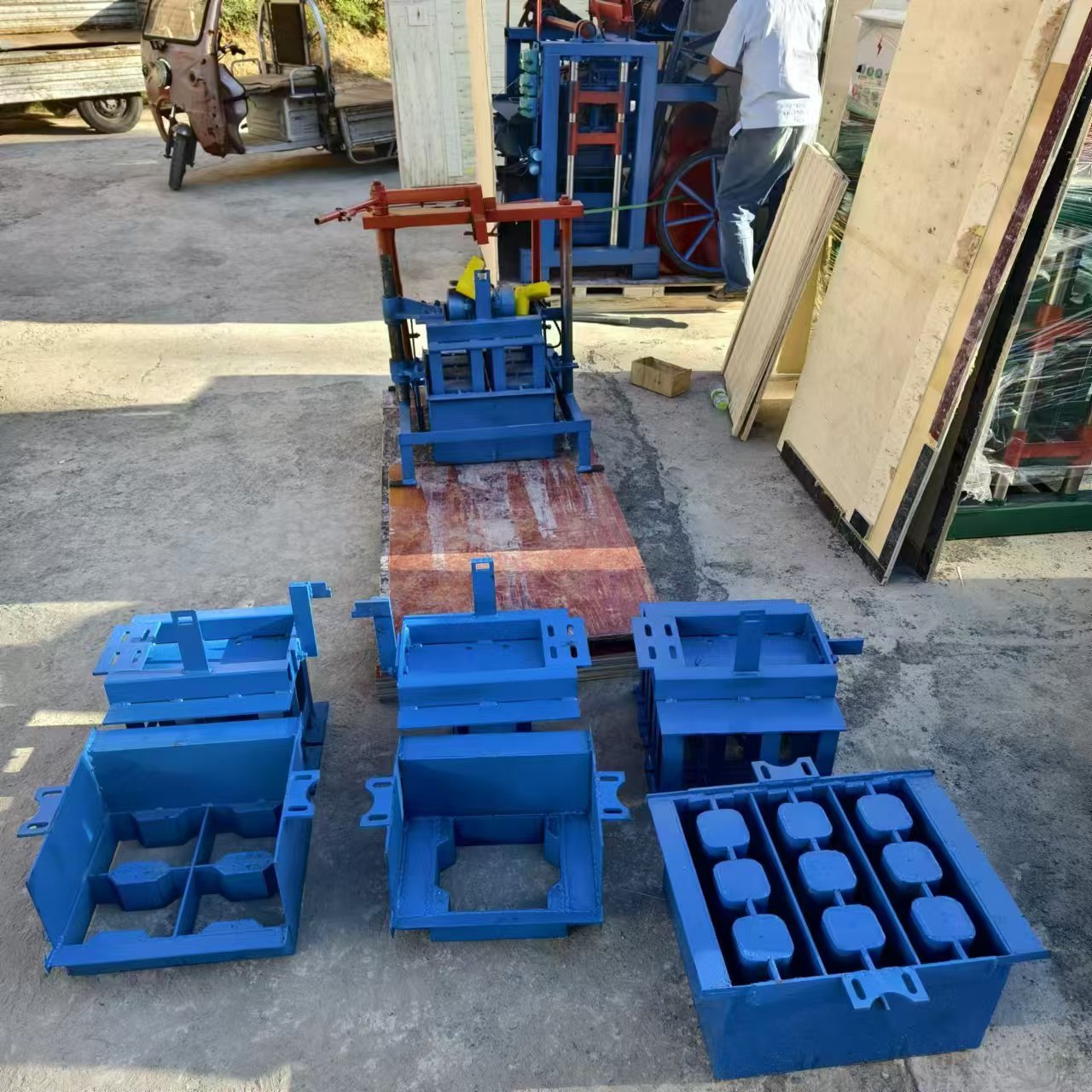 2024 New Product Reasonable Structure Brick Making Machine Block Making Machine With Electric Motor