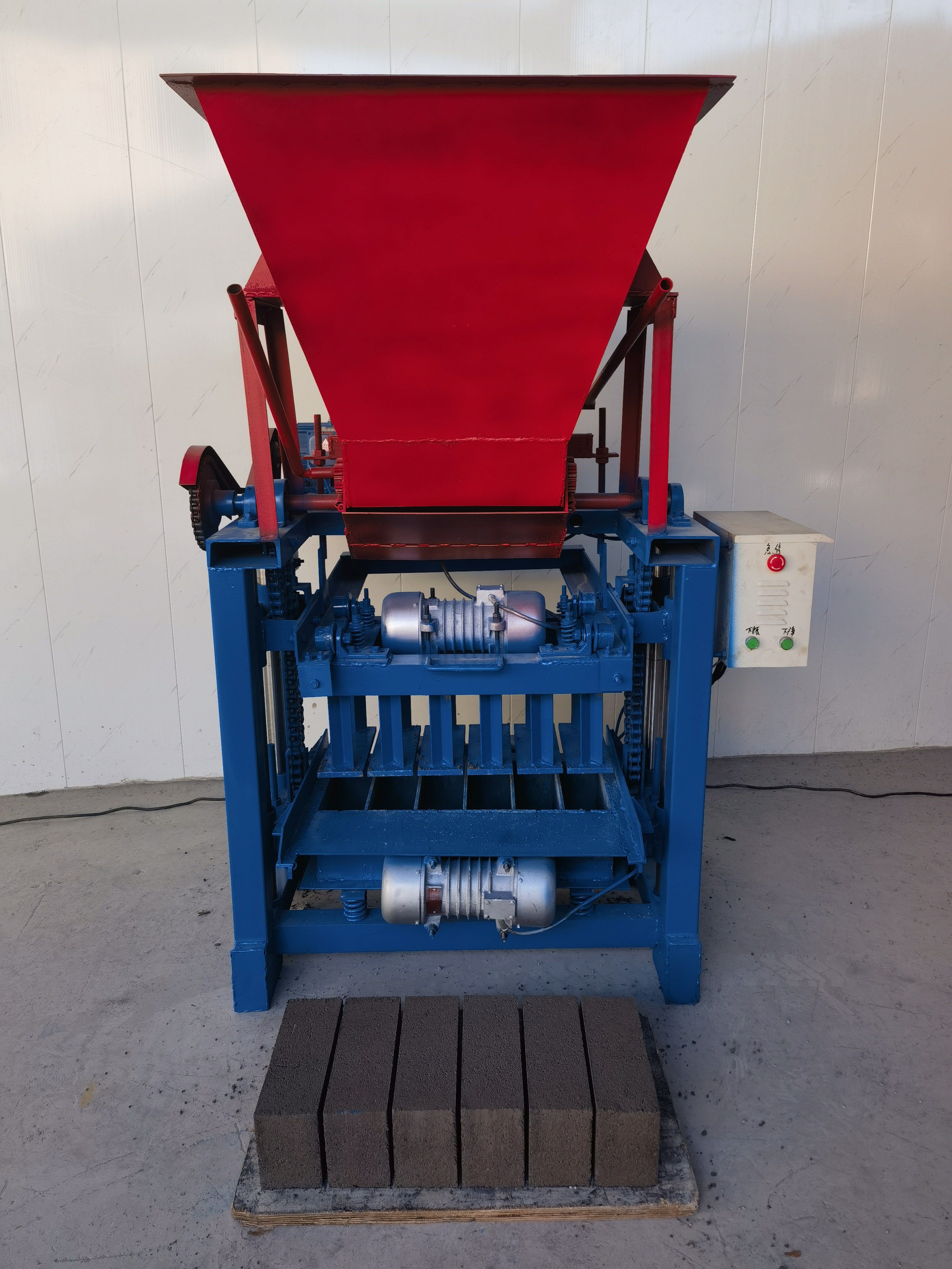 Factory Direct Hollow Sand Paving Mold Cement Concrete Brick Block Making Machine Price