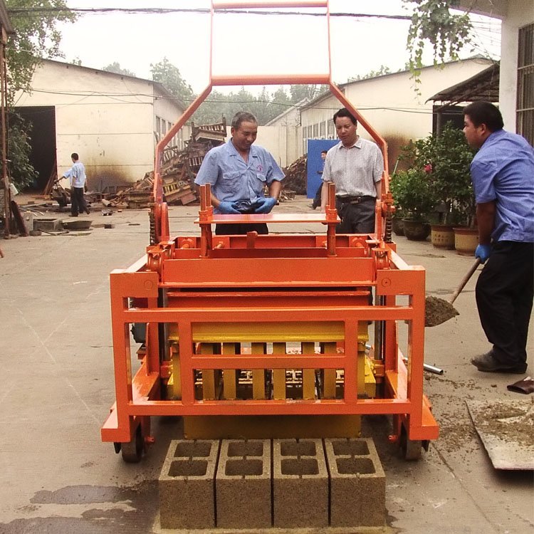 QMY4-30 Concrete Cement Egg Laying Mobile Diesel Engine Hollow Block Brick Making Machine
