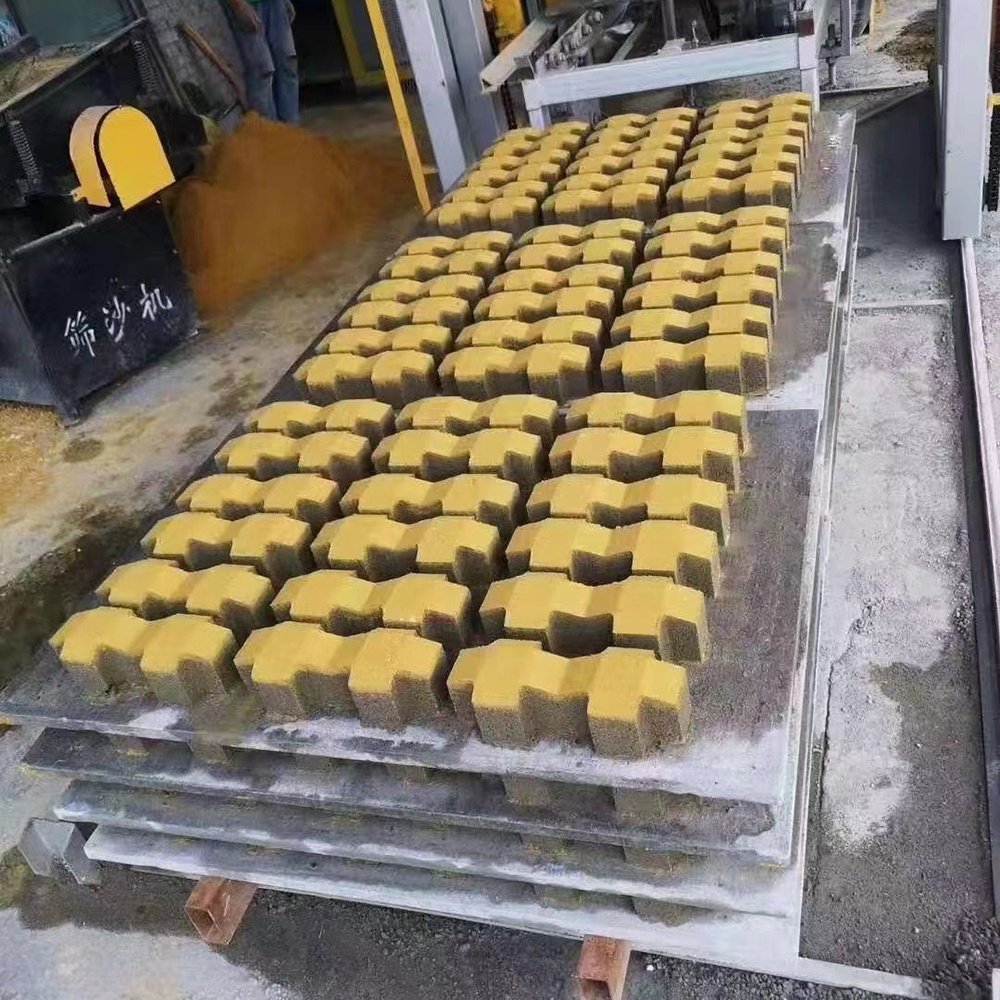 QT4-15 concrete hollow block moulding machine fully automatic