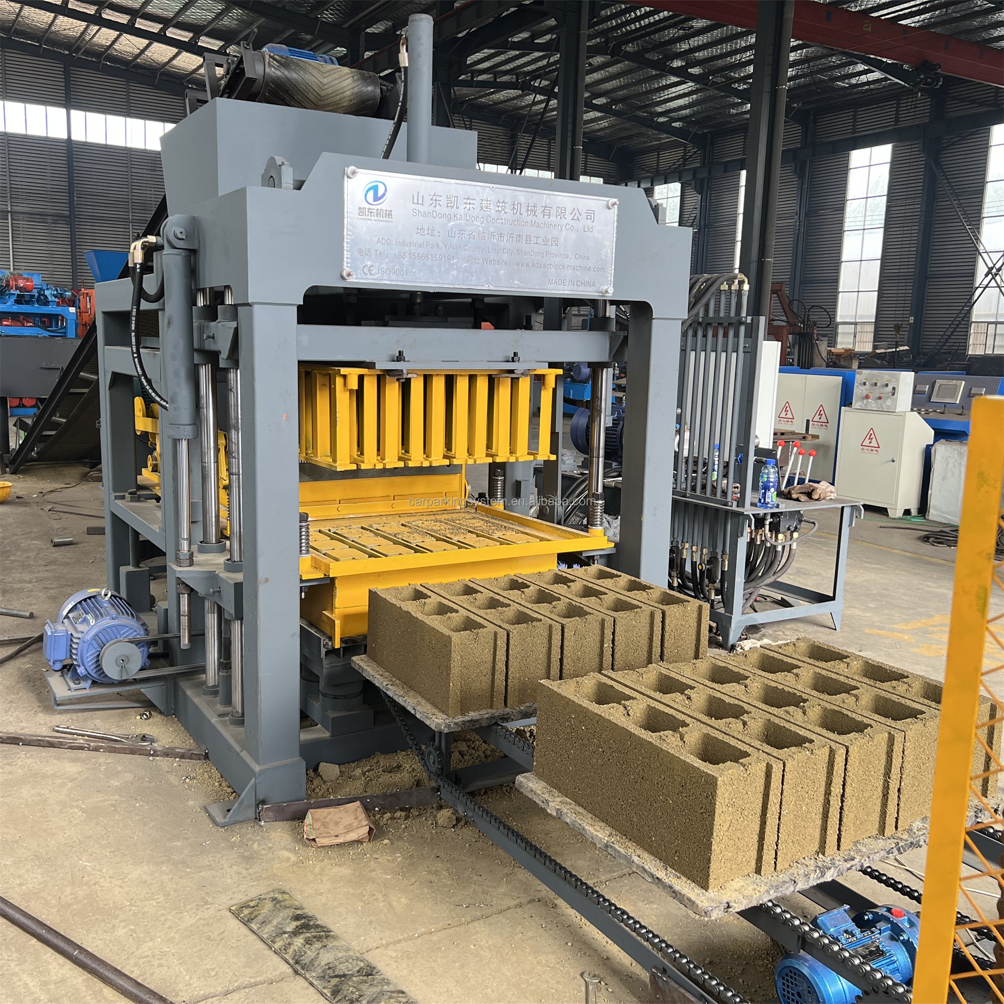 KAIQIAN QT4-15D Automatic Block Construction Manufacturing Brick Making Machine To Ghana Concrete Brick Making Machine