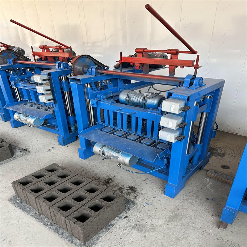Free Quote Semi-automatic Concrete Machine Small Output Hollow Brick Is a Commonly Used Machinery Block Machine Here in Canada
