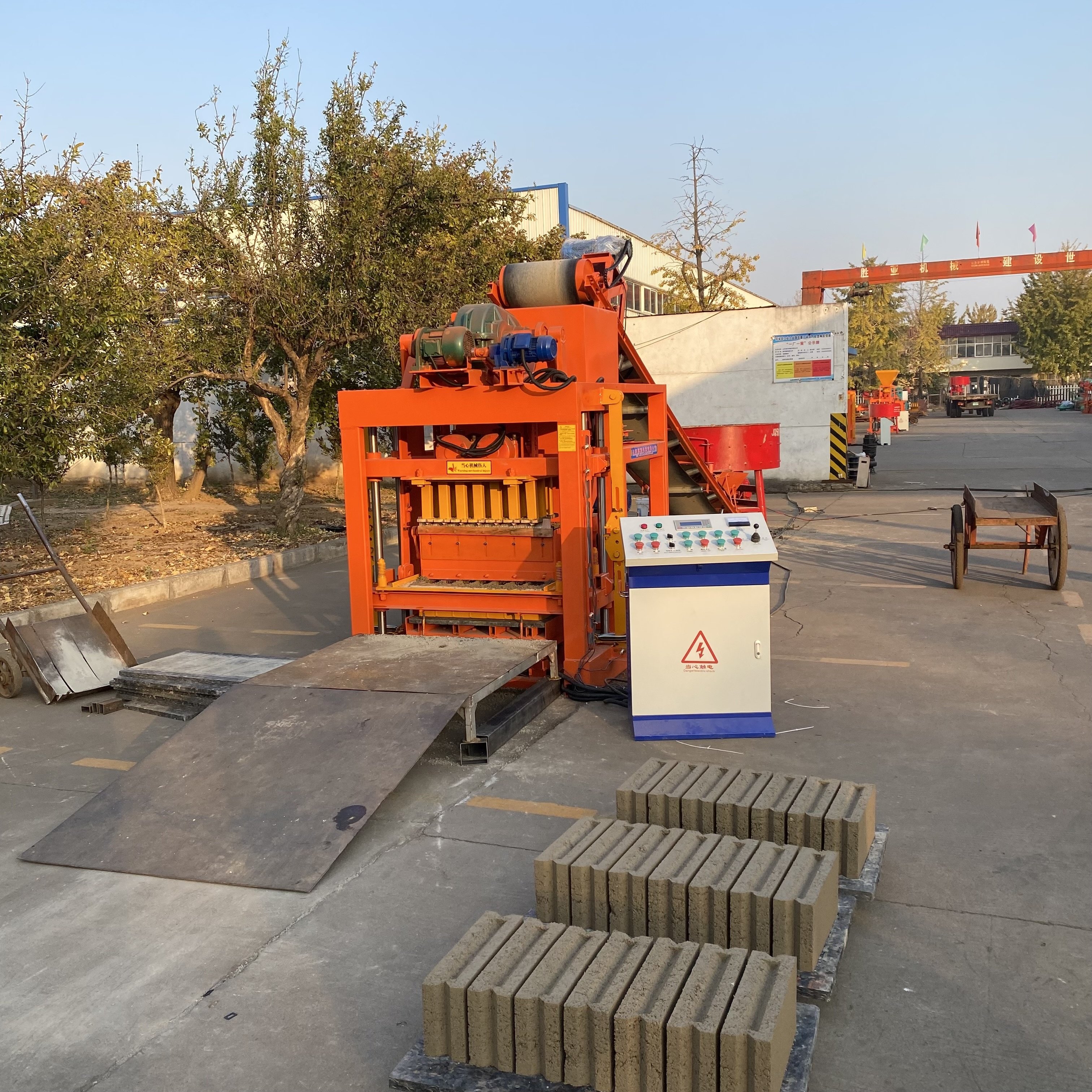 Chinese wholesales price CHB qt 4 25 block machine female block machine