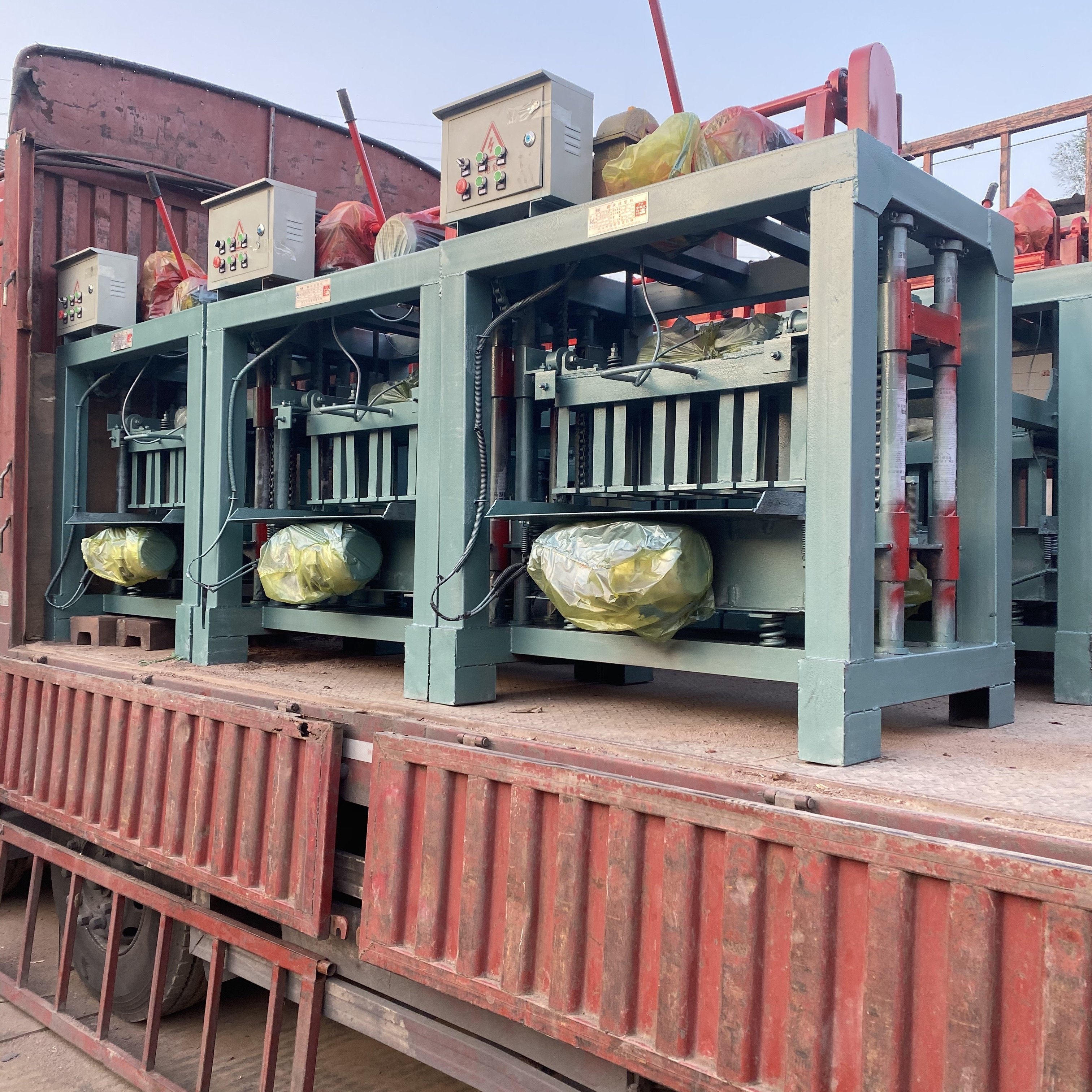 Low invest high profit machines for making concrete blocks brick making machine