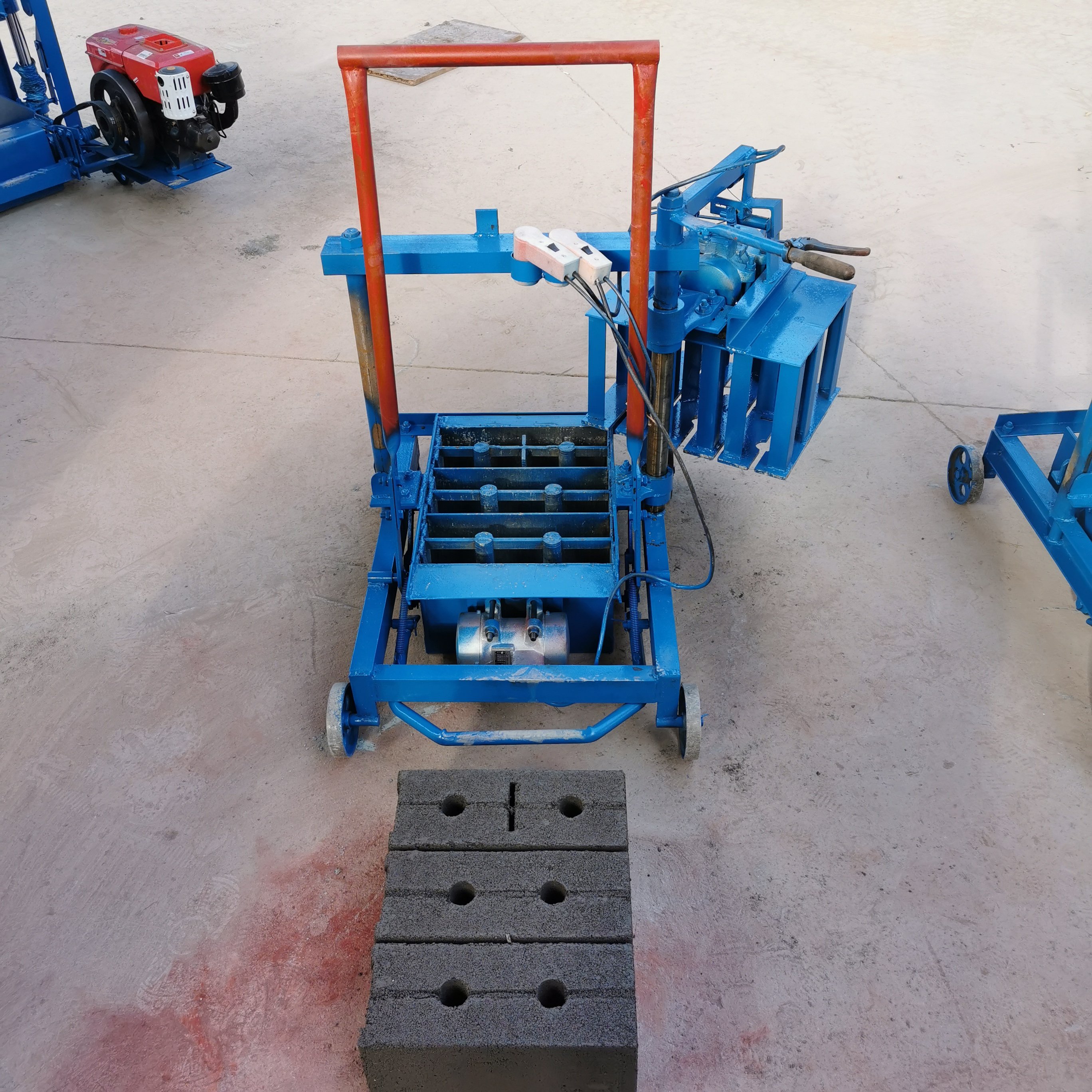 Business ideas with small investment 2024 cement brick making machine for small business ideas
