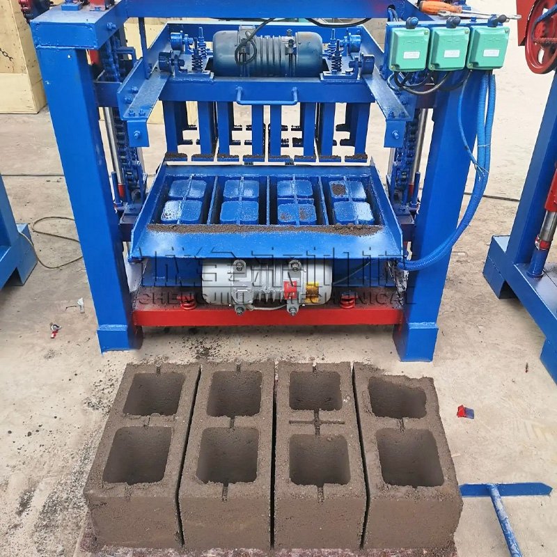 Automatic 1-2 Persons Construction Machinery Concrete Mud Hollow Small Clay Brick Making Machines In Uganda