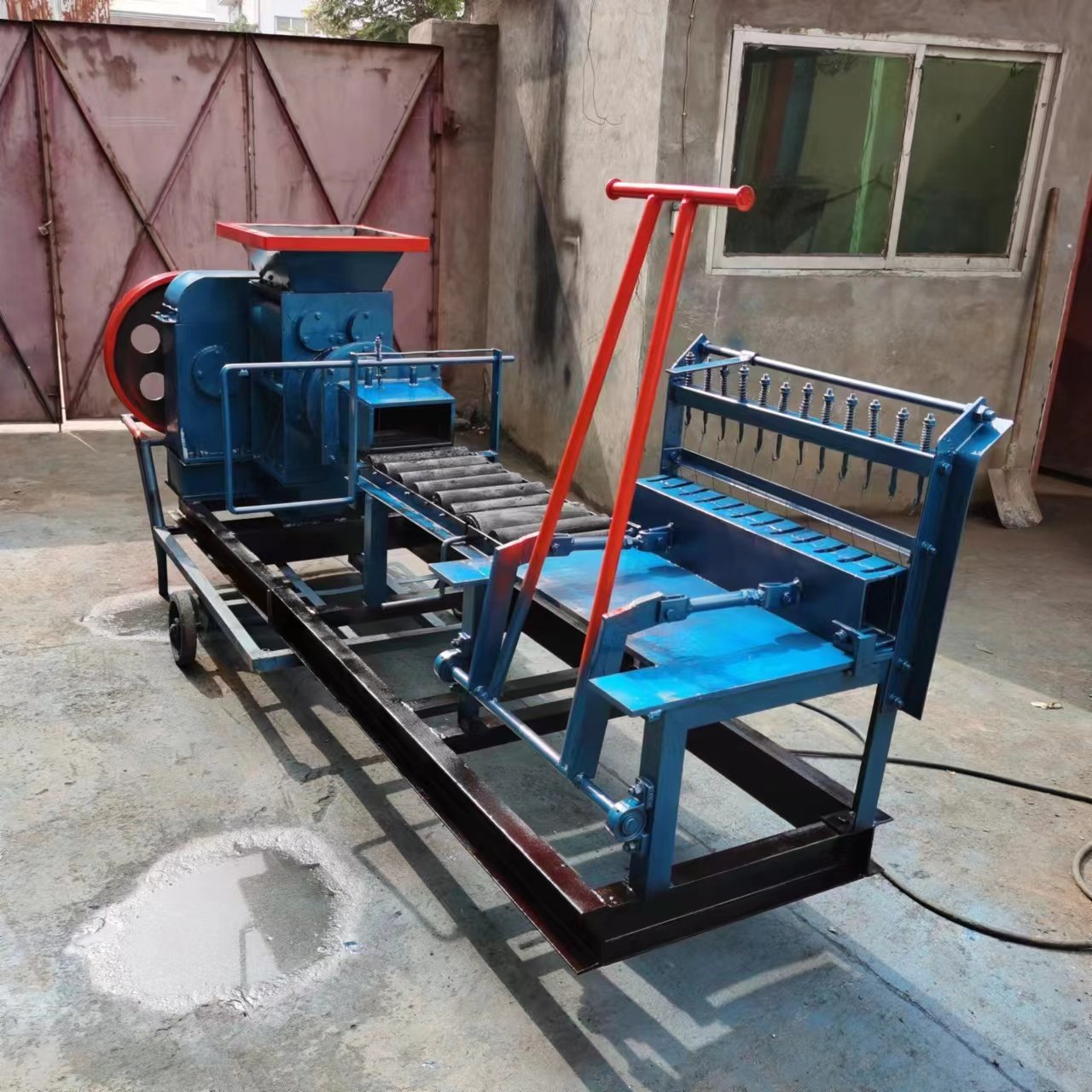 Small scale red clay brick making machine