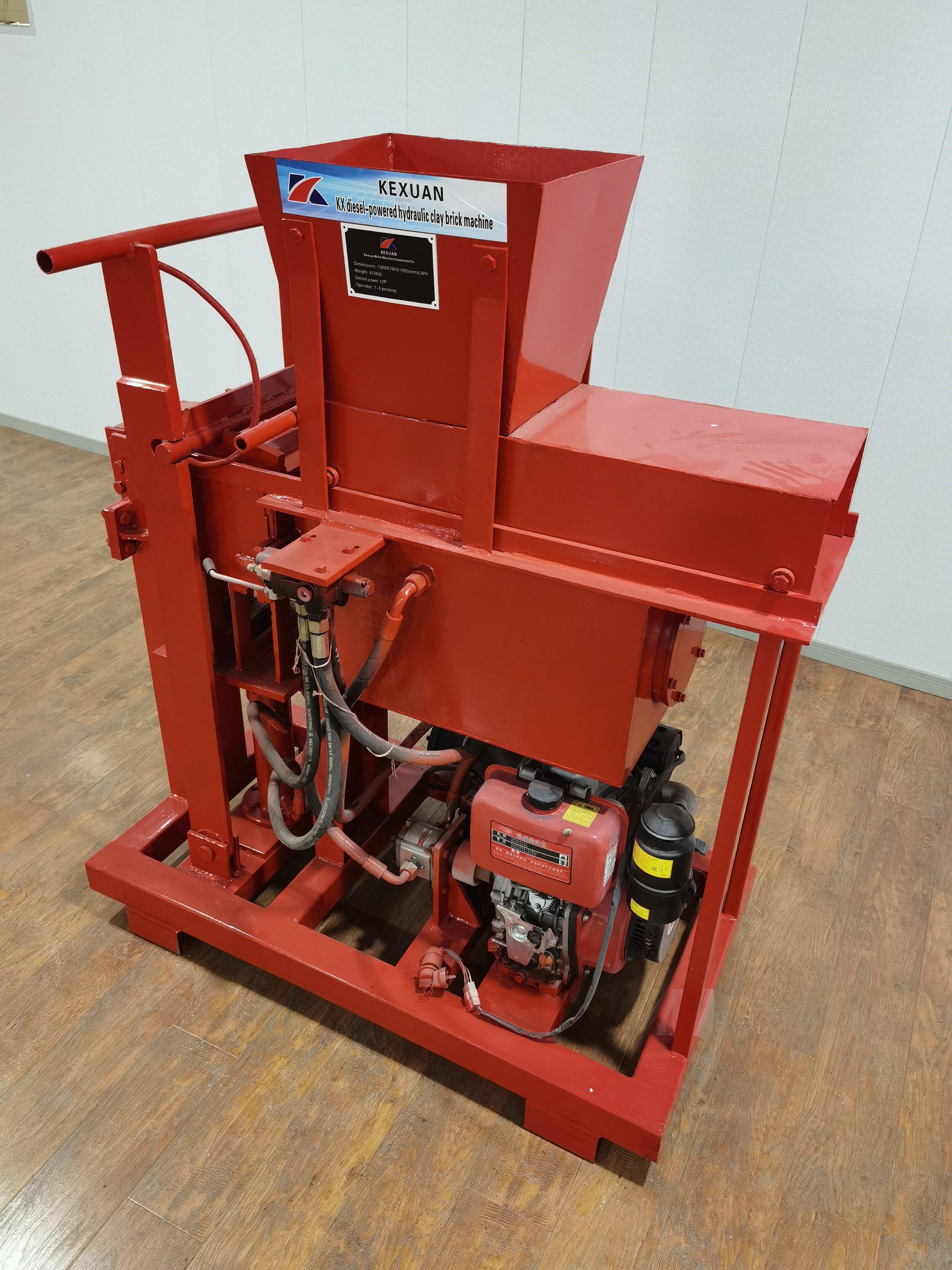 Diesel Hydraulic Clay Brick Machine Produces 300-150-100mm long, wide and high No. 1 bricks. Block Brick Machine