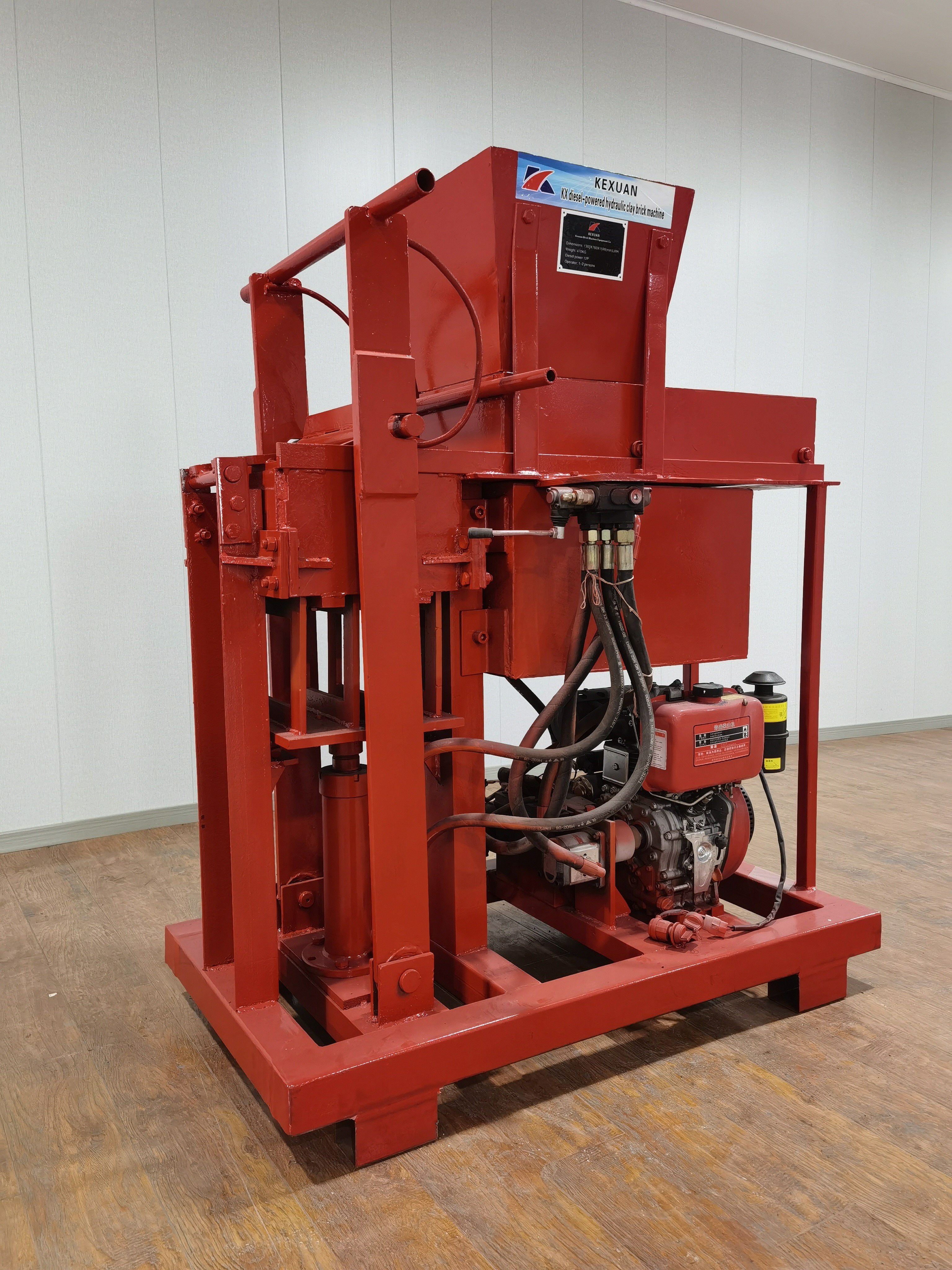 Diesel Hydraulic Clay Brick Machine Produces 300-150-100mm long, wide and high No. 1 bricks. Block Brick Machine