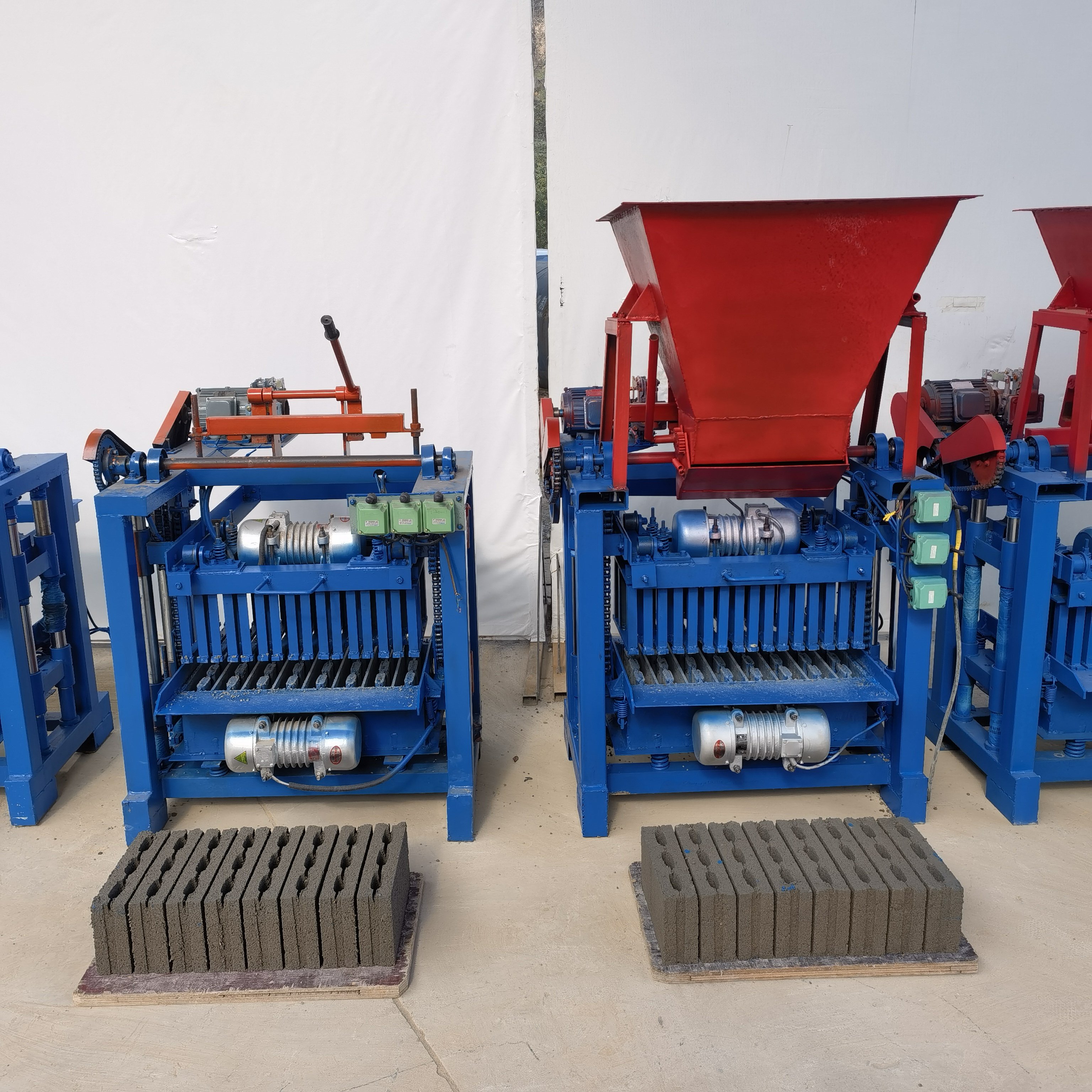 USA factory direct sale semi-automatic concrete block moulding machine hopper type cement brick making machine