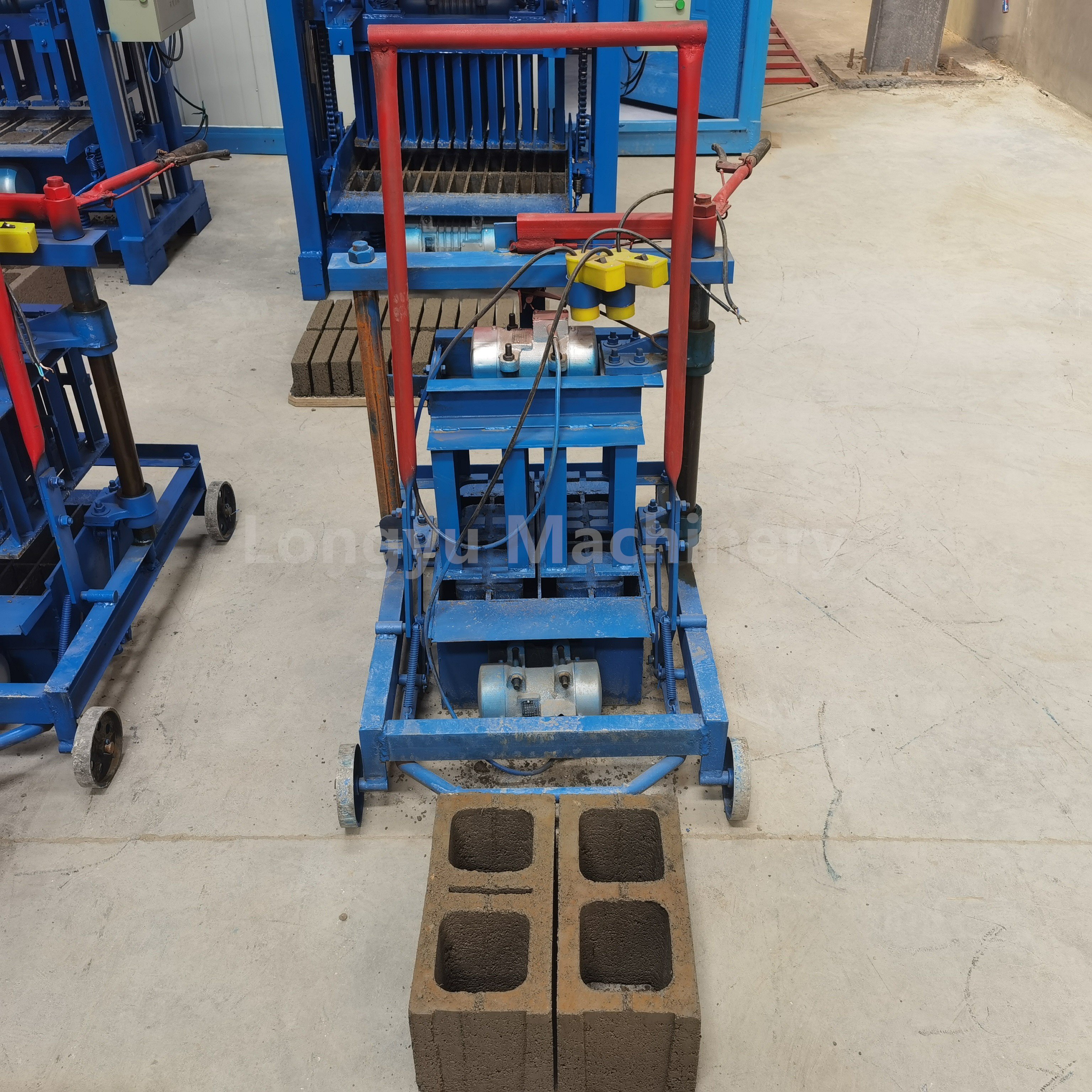 2024 New Business Opportunities Small Portable Home Cement Brick Making Machine Cement Brick Block Making Machine
