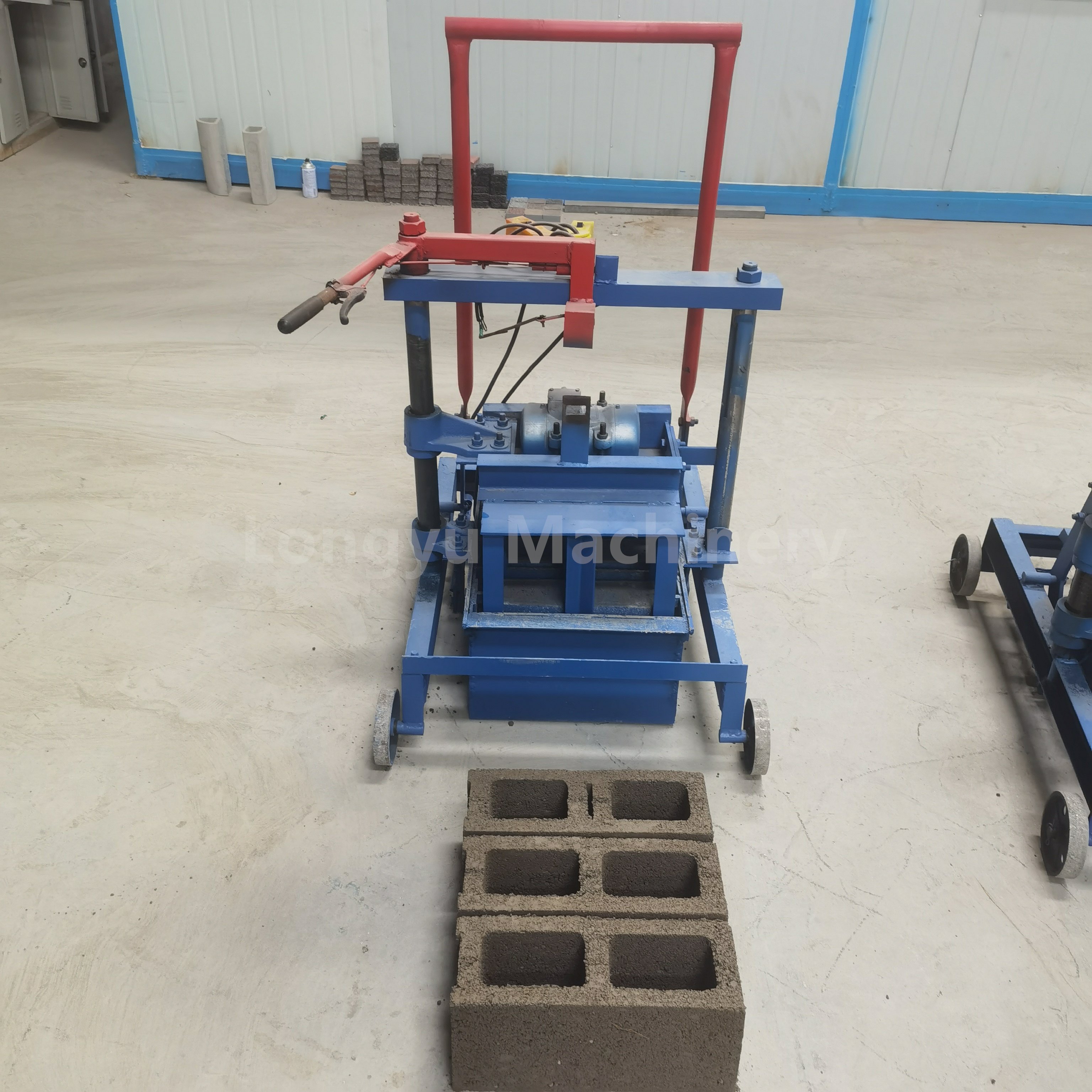 2024 New Business Opportunities Small Portable Home Cement Brick Making Machine Cement Brick Block Making Machine