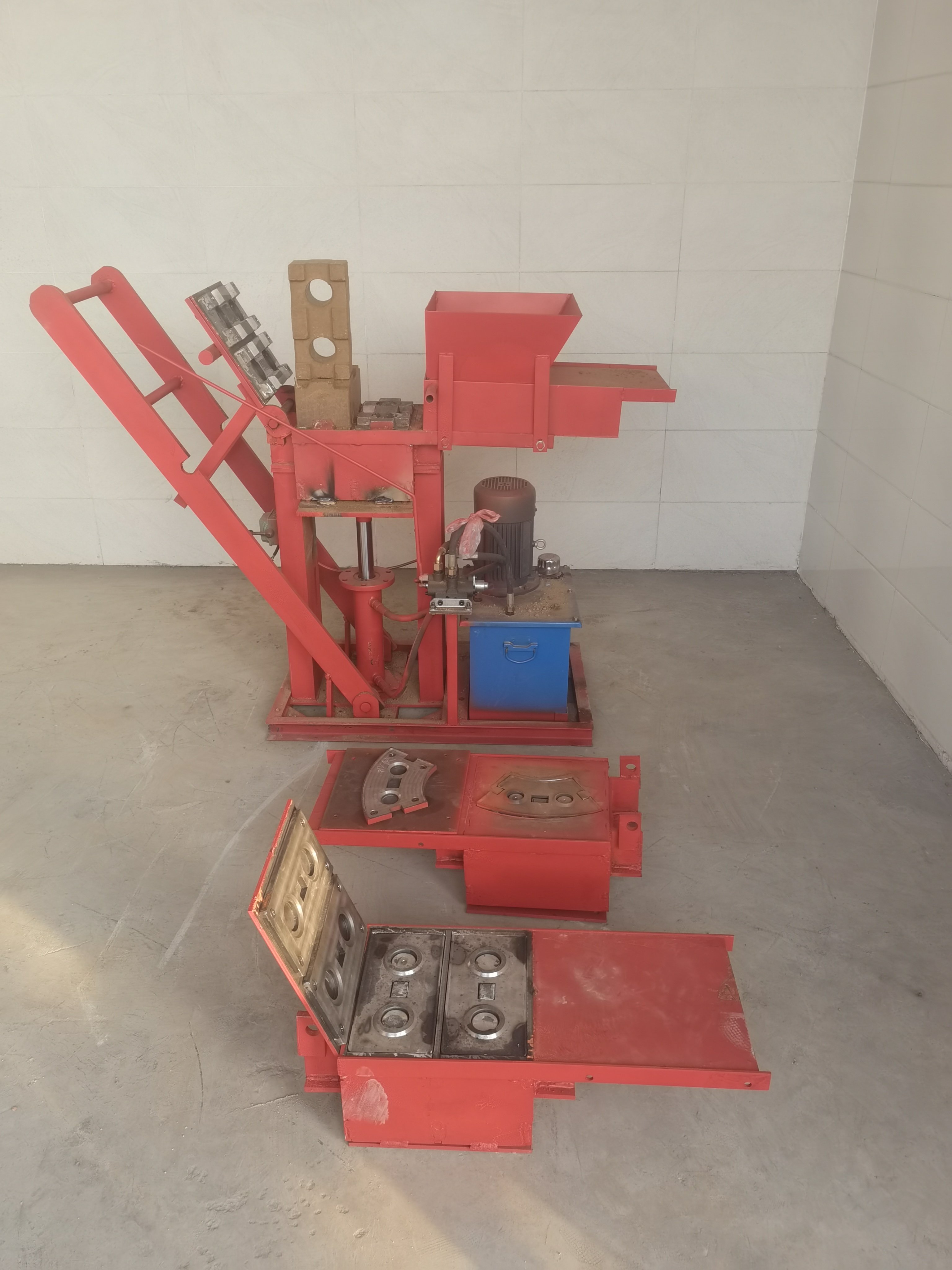 Hydraulic Press Makiga Eco Brava 2-25 Clay Stabilized Soil Earth Interlocking Block Brick Making Machine Price For Sale China