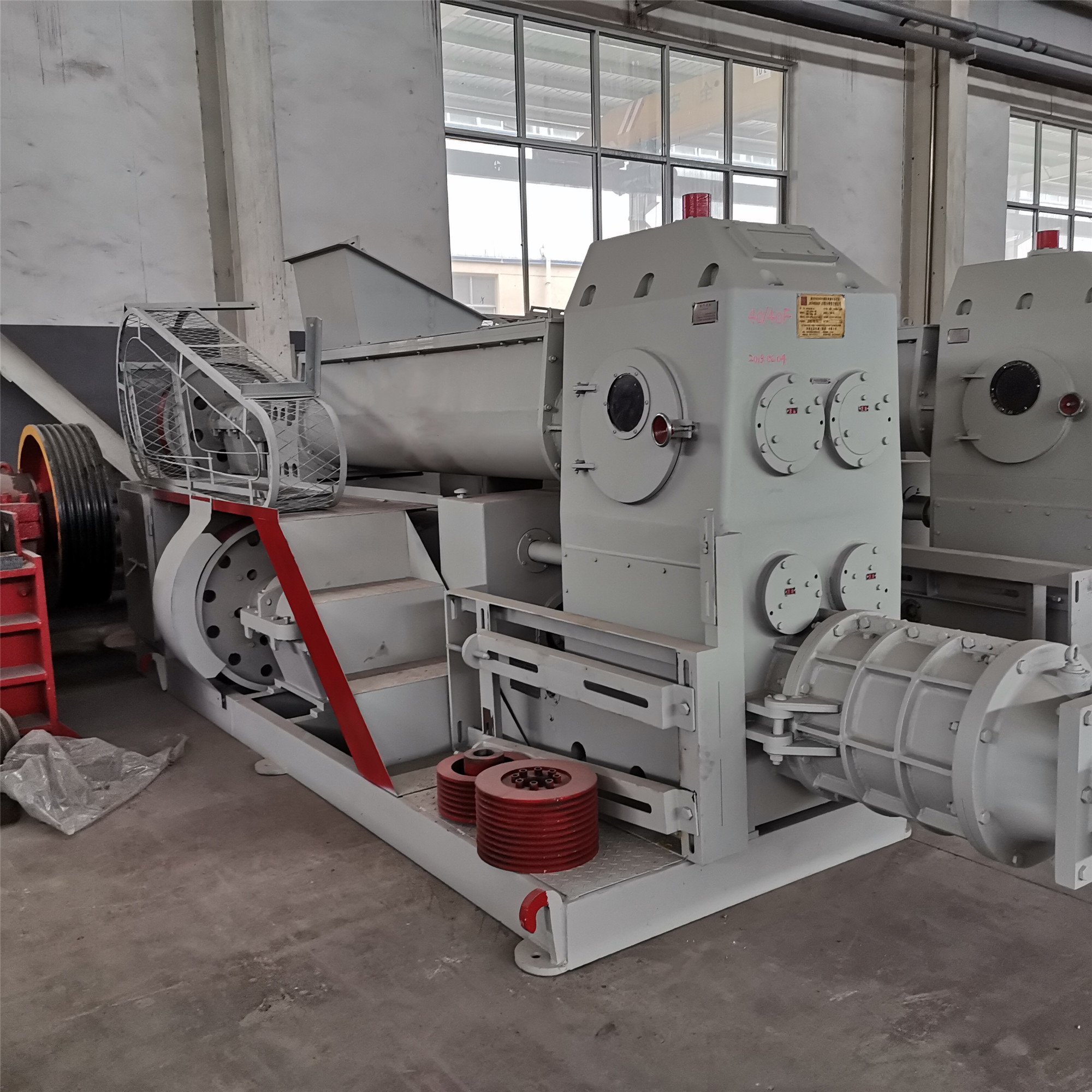 Full automatic vacuum extruder soil red clay mud earth bricks manufacturing red brick making machine clay