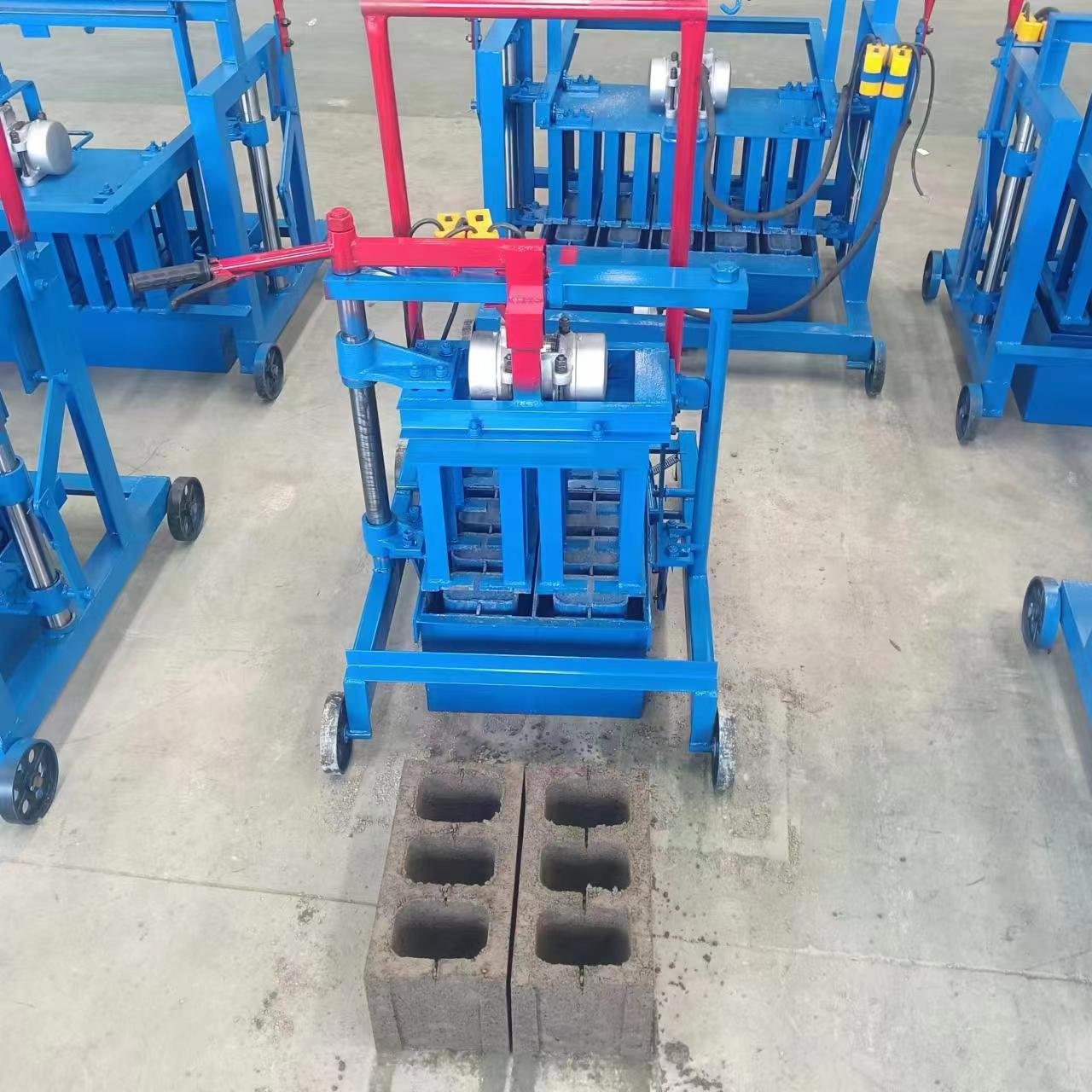 Semi-Automatic Small Mobile Manual Hollow Cement Brick Making Machine Concrete Block Making Machine Manufacturer
