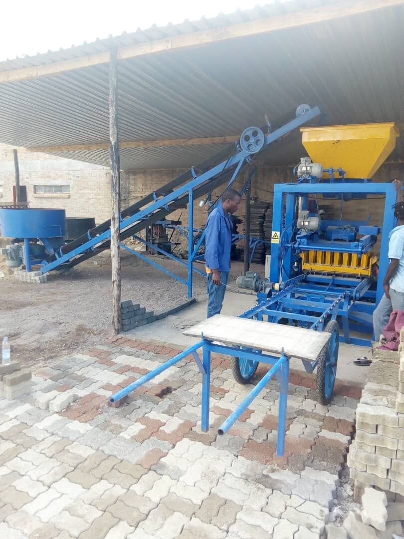 Semi automatic cement brick making machine equipment paver block machine QT4-24
