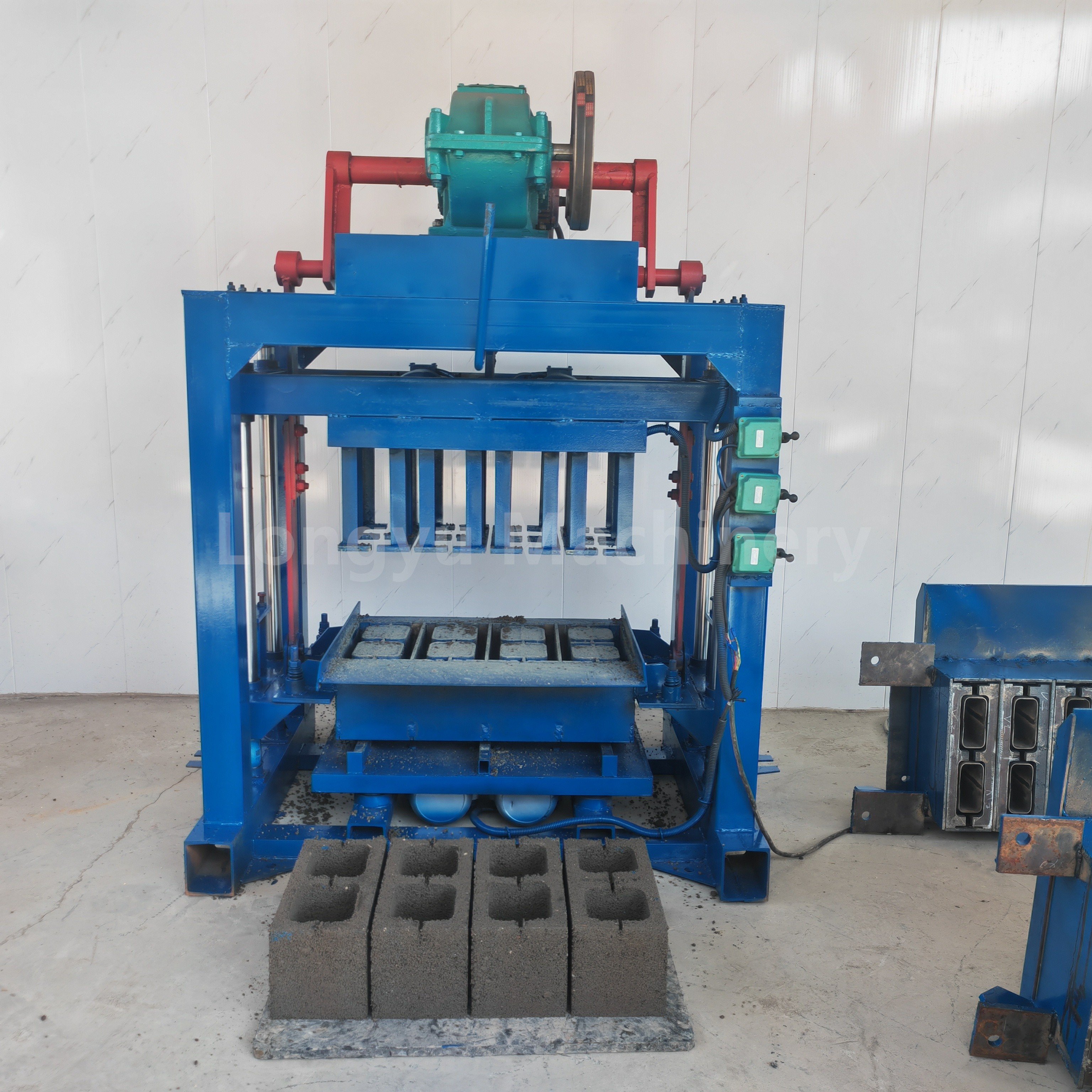 High efficiency Semi-automatic hollow cement brick making machine