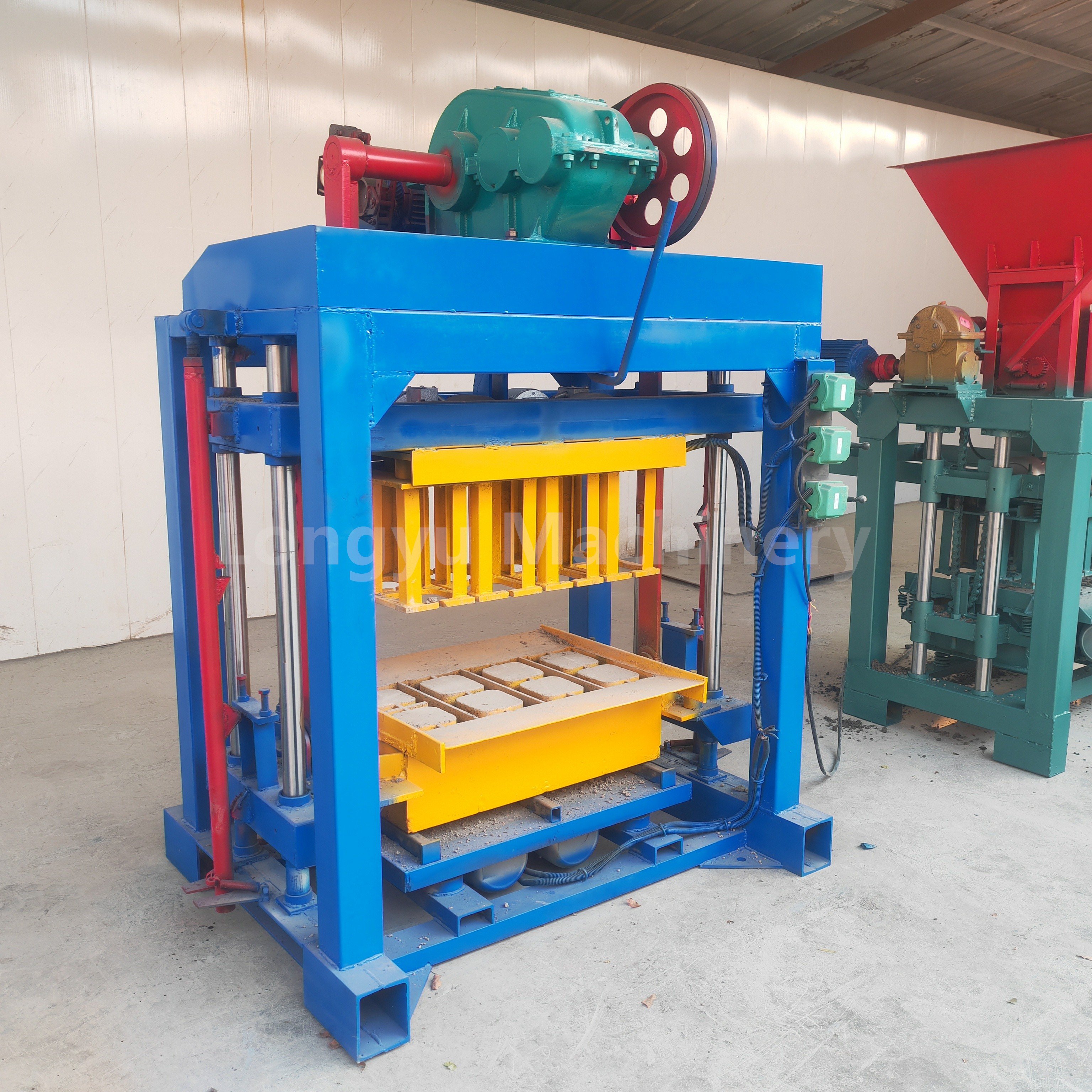 High efficiency Semi-automatic hollow cement brick making machine