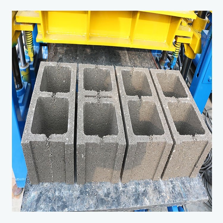 Bricks making machine Hongfa QT4-18 concrete block making machine