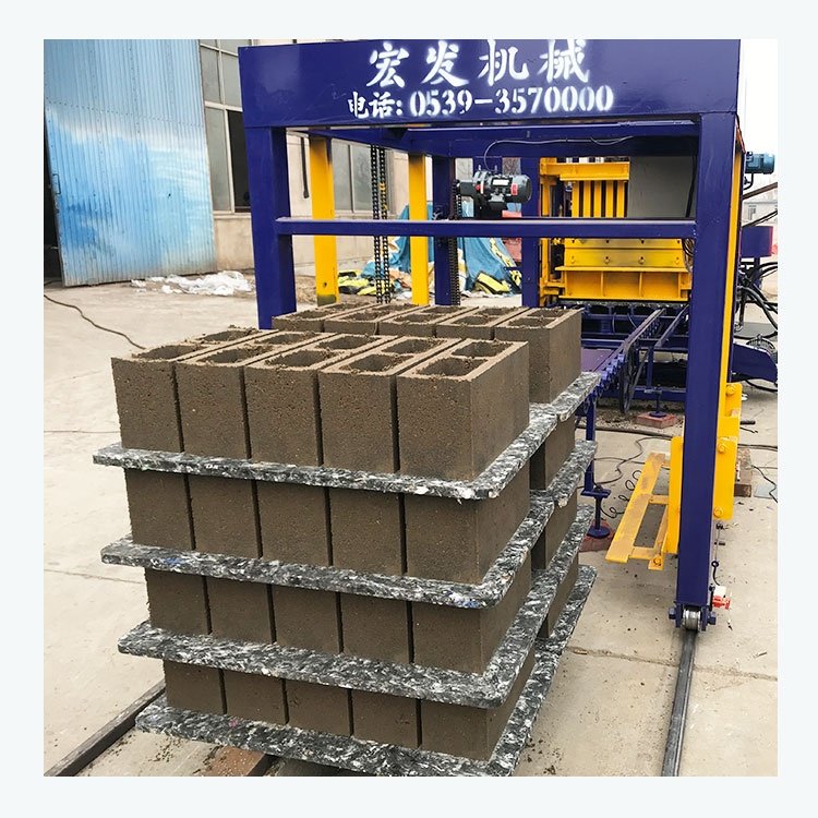 Bricks making machine Hongfa QT4-18 concrete block making machine
