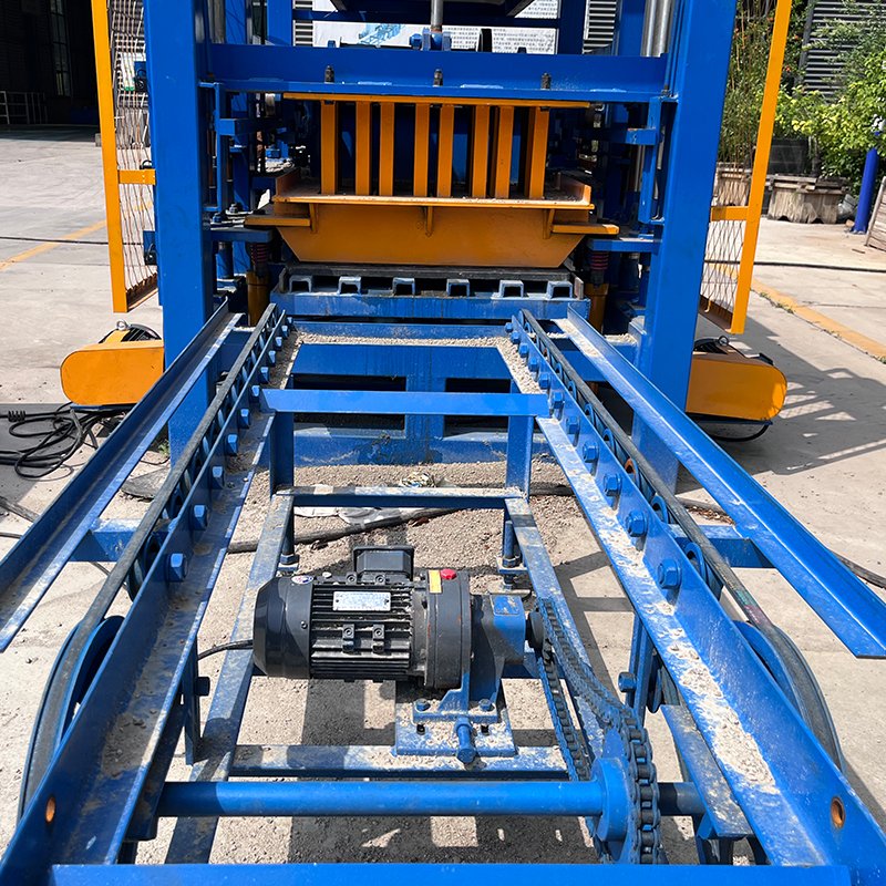 Stock Available Qt4-18 Automatic Cement Brick Making Machine Block Making Machine