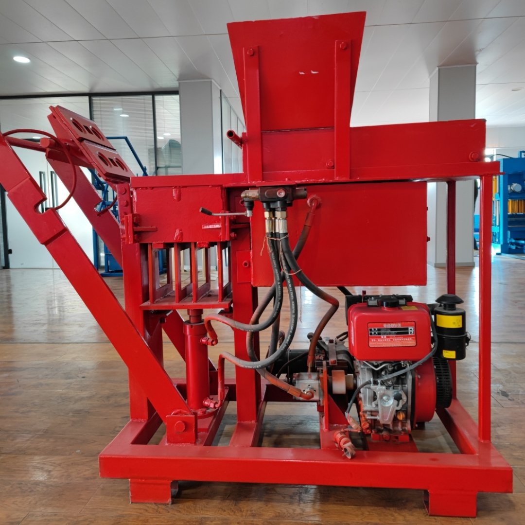 Diesel Driven Cement Clay Brick Making Machine Portable Small Engineering Equipment Efficient Brick Making Machine