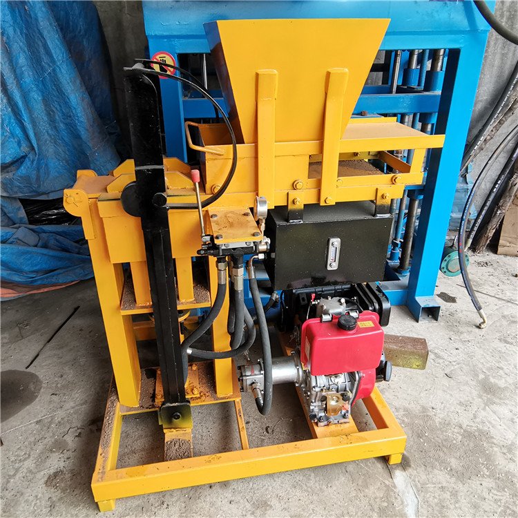 Small Investment QTY2-15 Hot Sale Clay Soil Interlocking Brick Making Machine for Sale in Peru
