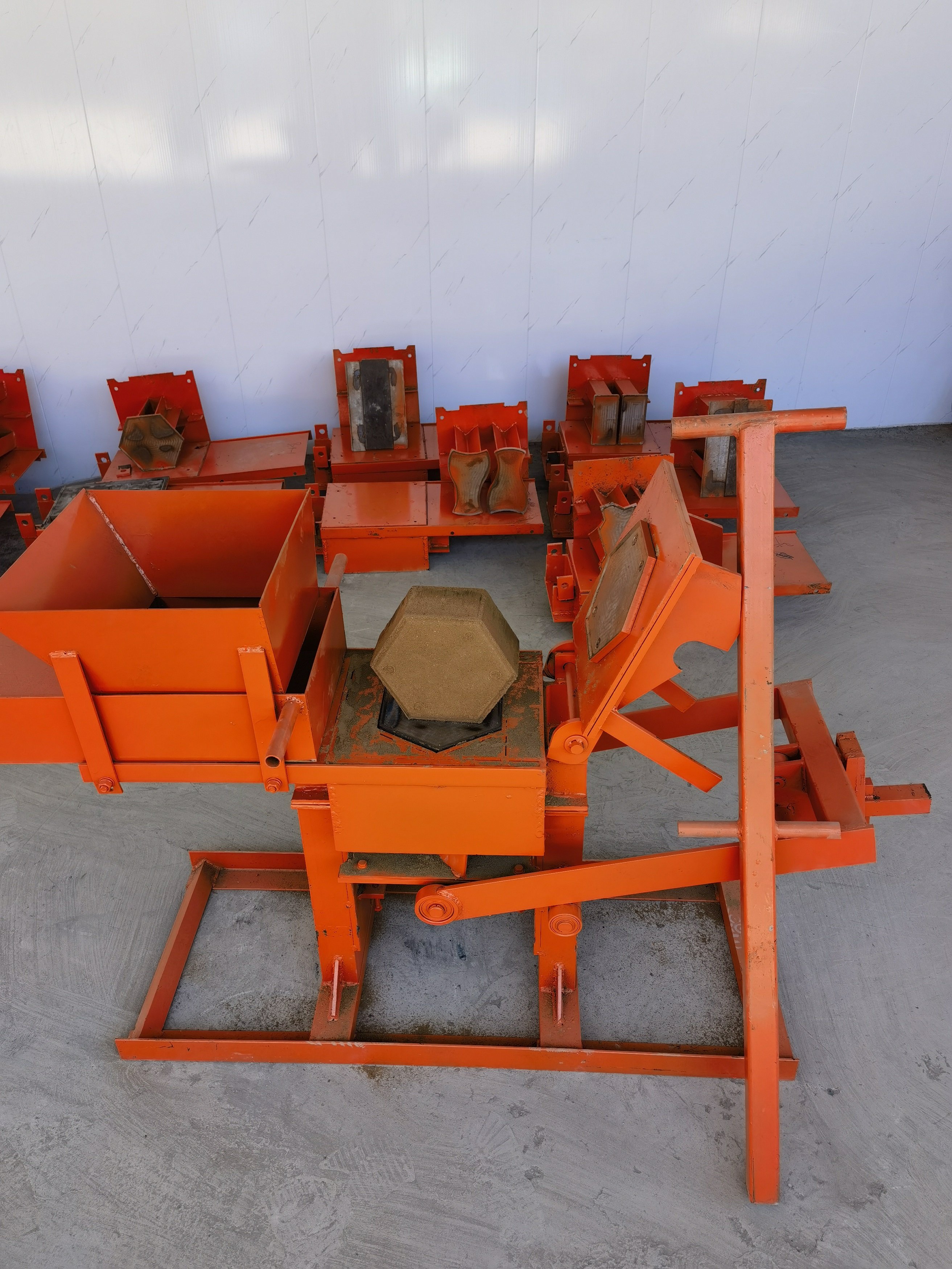 QMR2-40 Manual Clay Soil Mud Earth Interlocking Brick Making Machine Brick Making Machine Price in South Africa 240 1-2 Persons