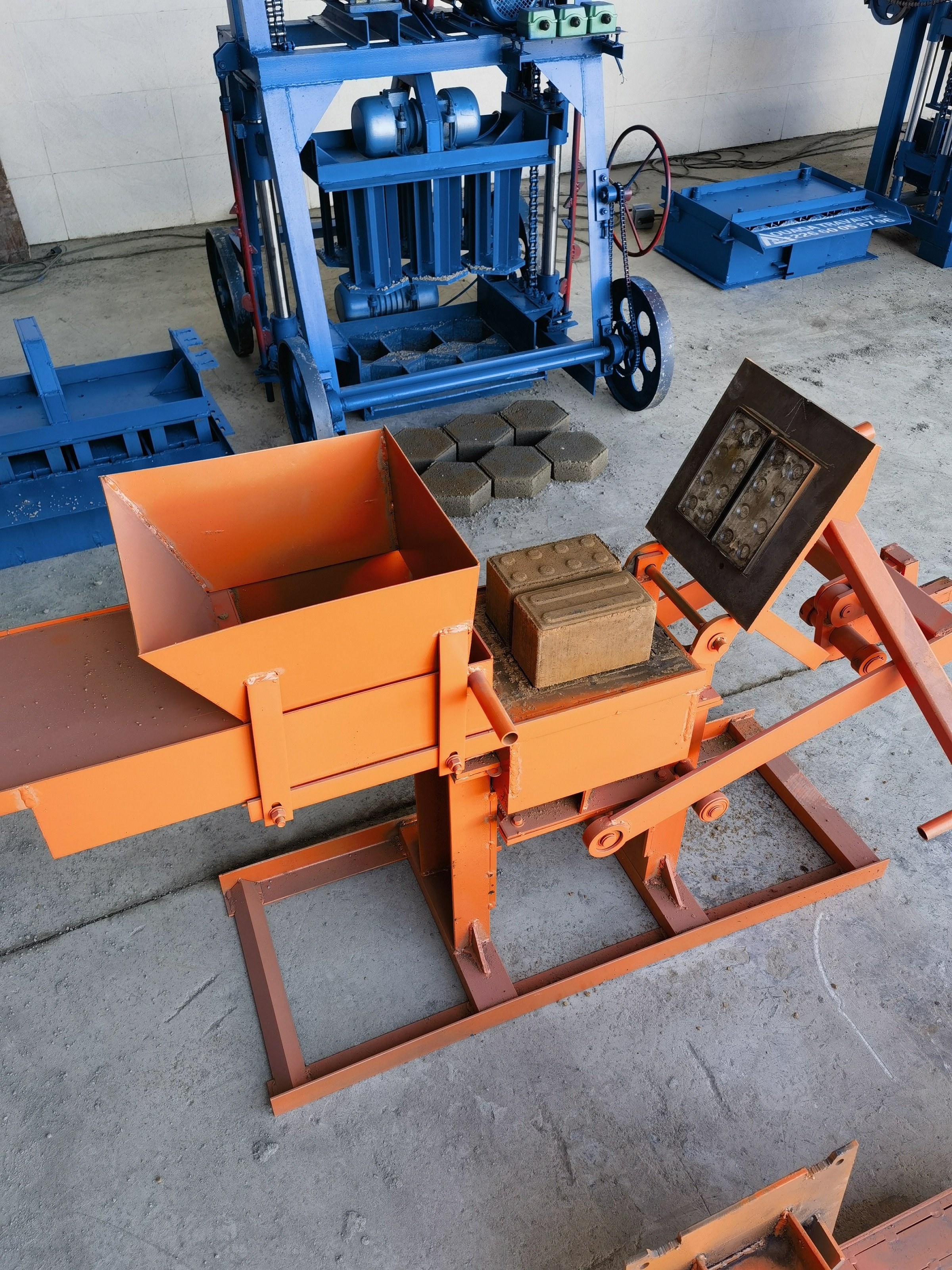 QMR2-40 Manual Clay Soil Mud Earth Interlocking Brick Making Machine Brick Making Machine Price in South Africa 240 1-2 Persons