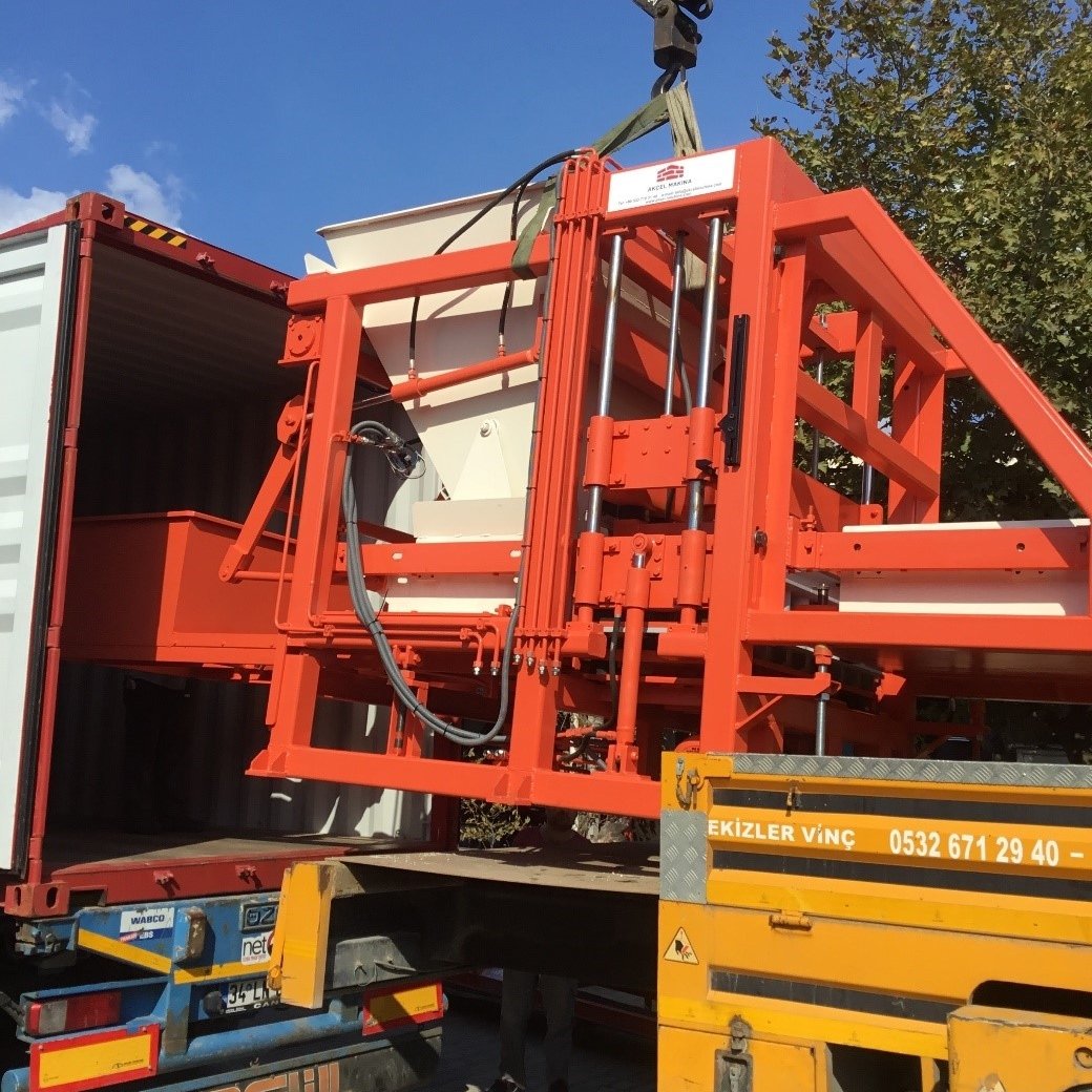 52 kW, semi automatic, hydraulic power concrete block making machine