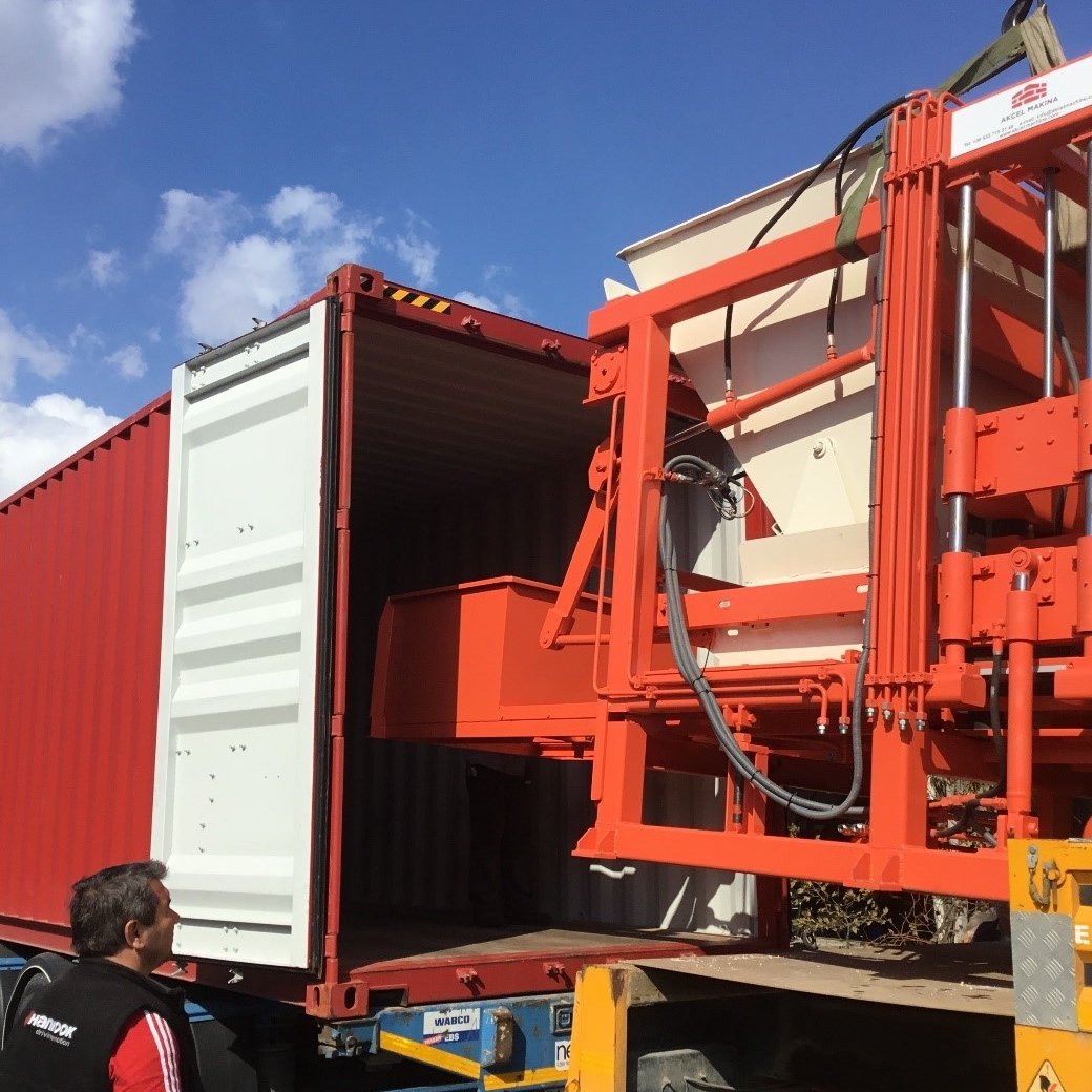52 kW, semi automatic, hydraulic power concrete block making machine