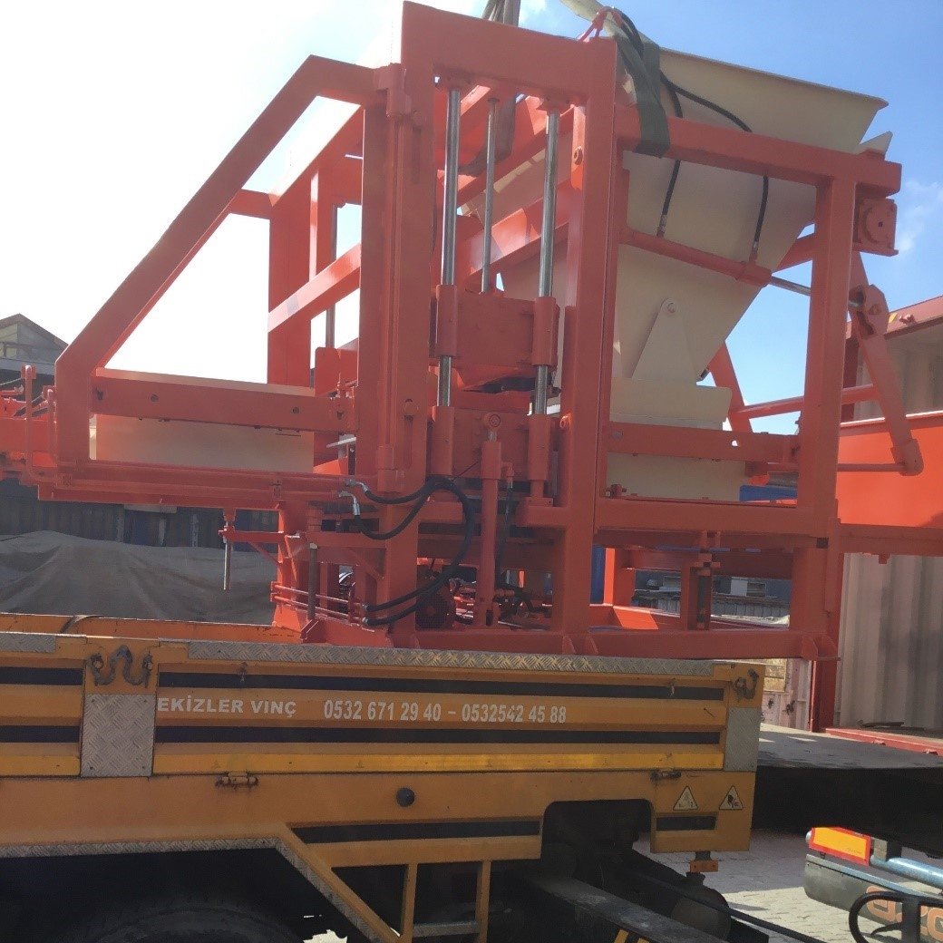 52 kW, semi automatic, hydraulic power concrete block making machine