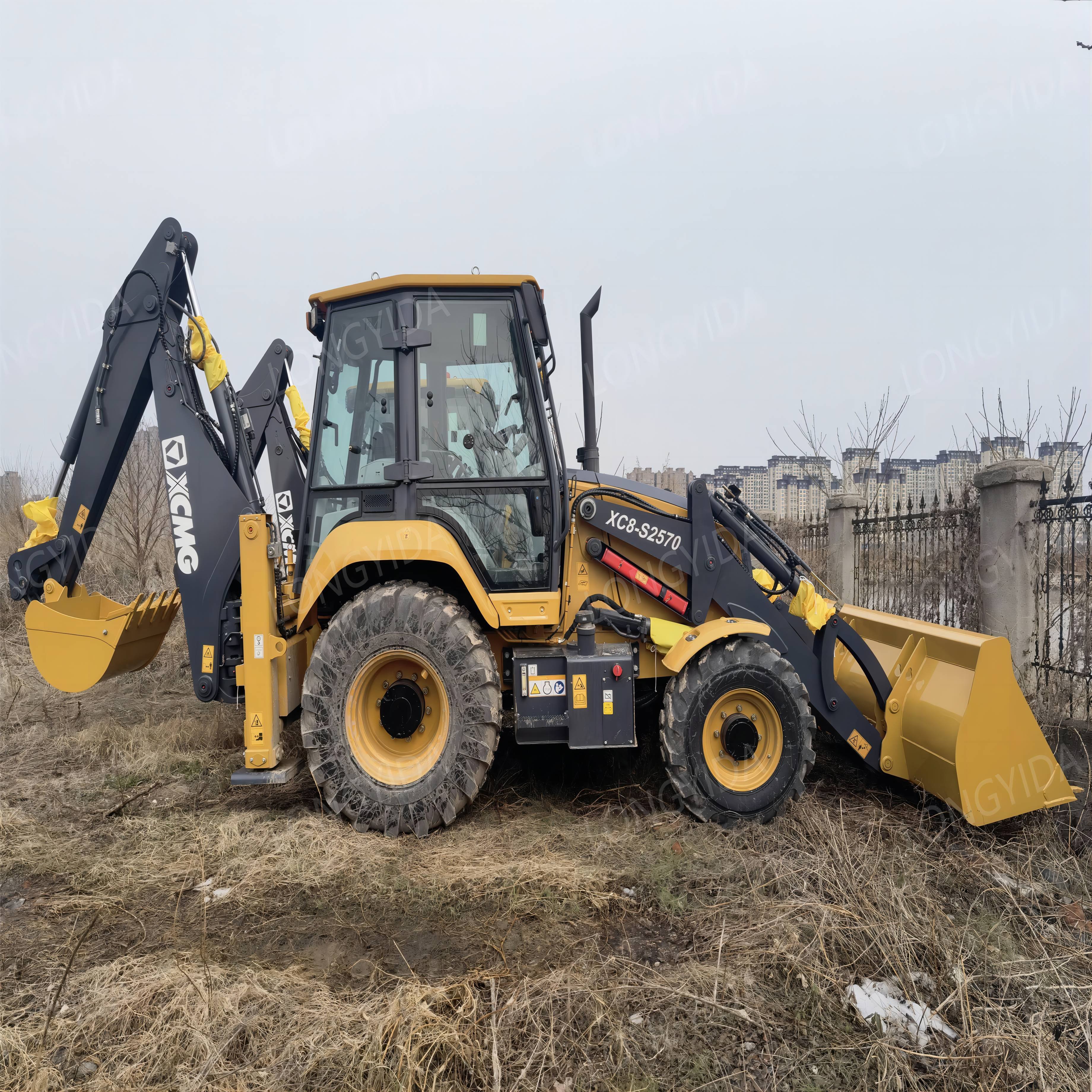 XCMG New 8 Ton Wheel Loader Excavator Equipment Front-Type Tractor with Core Engine and Pump Used Backhoe Loader for Sale