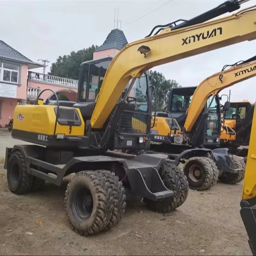 Chinese Xinyuan Heavy Industry B75W used wheel excavator 7tons B75W-9T C75W Tire excavator for sale