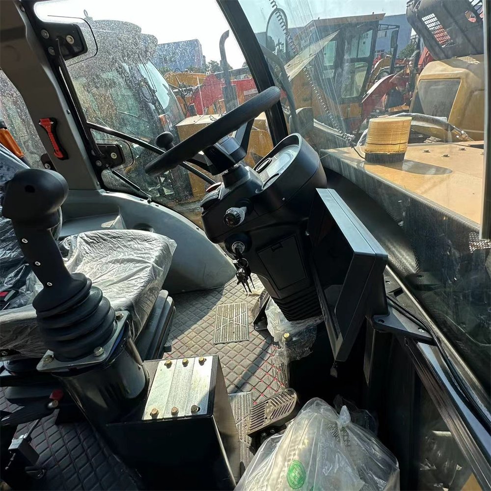 Used Backhoe loader Caterpillar CAT420F Backhoe loader CAT420F machine