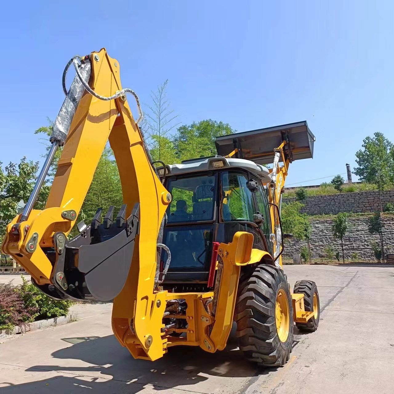 China Earth-Moving Machinery Cheap New 4 Wheel Towable Loader Small Mini Backhoe Loader front towable loader