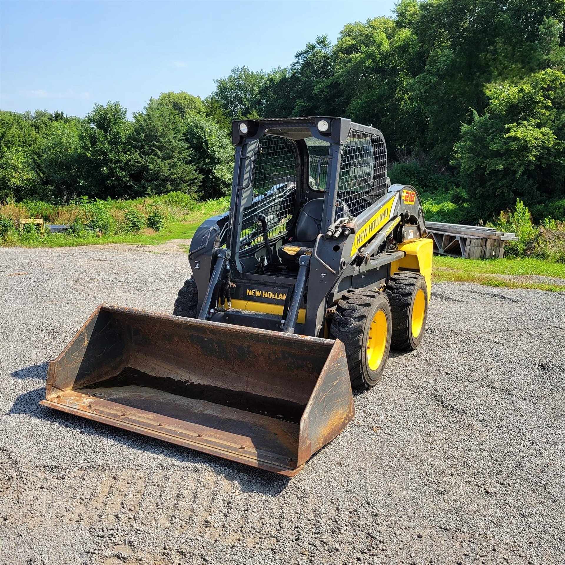 High Operation Fairly Used 2017 NEW HOLLAND L218 Skid Steer Loader in Great Condition For Sale