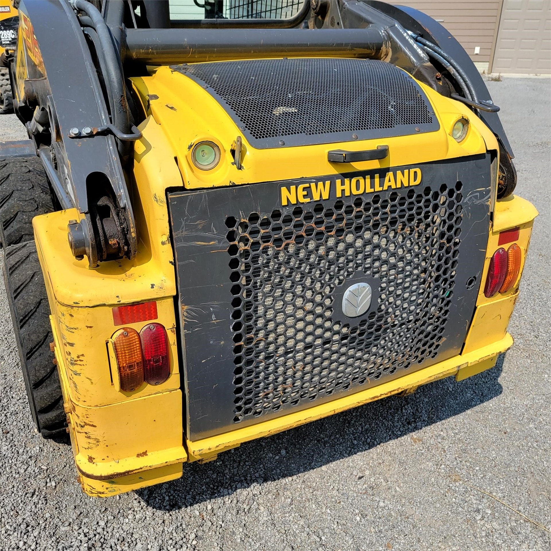 High Operation Fairly Used 2017 NEW HOLLAND L218 Skid Steer Loader in Great Condition For Sale