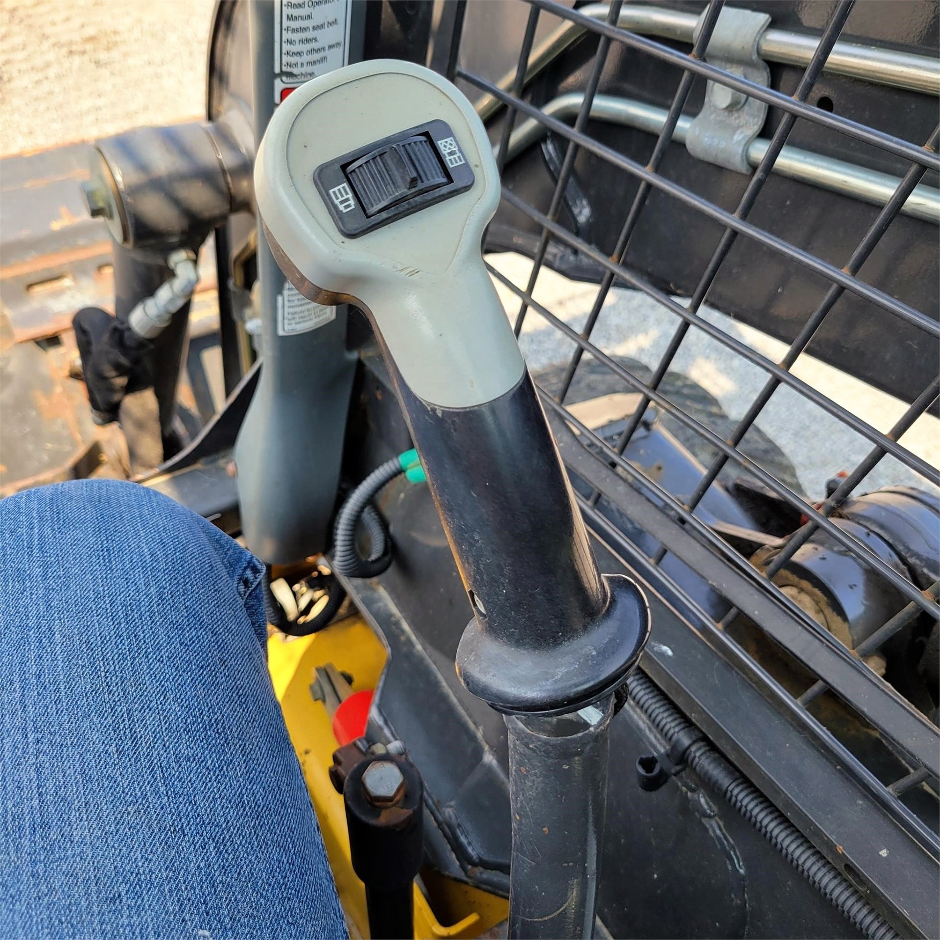 High Operation Fairly Used 2017 NEW HOLLAND L218 Skid Steer Loader in Great Condition For Sale