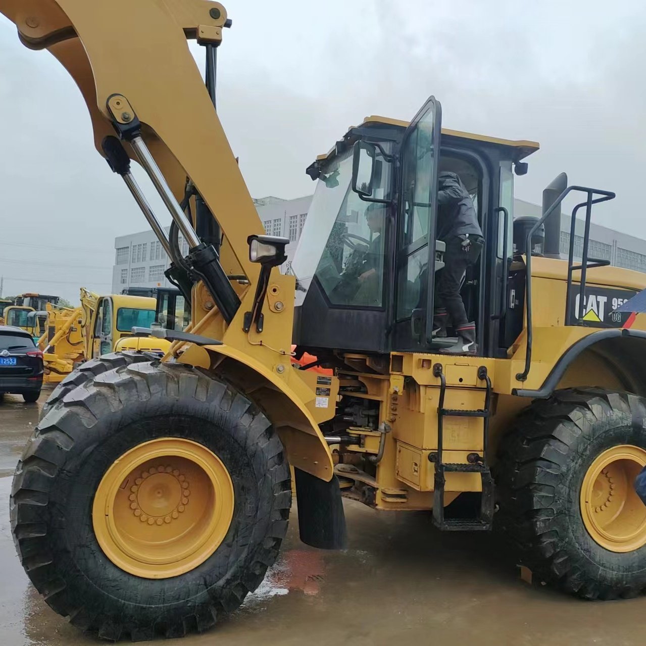 Cost effective used Caterpillar loader price 966H 950D 966F 980C loader 23 ton 21 ton 32 ton loader for sale