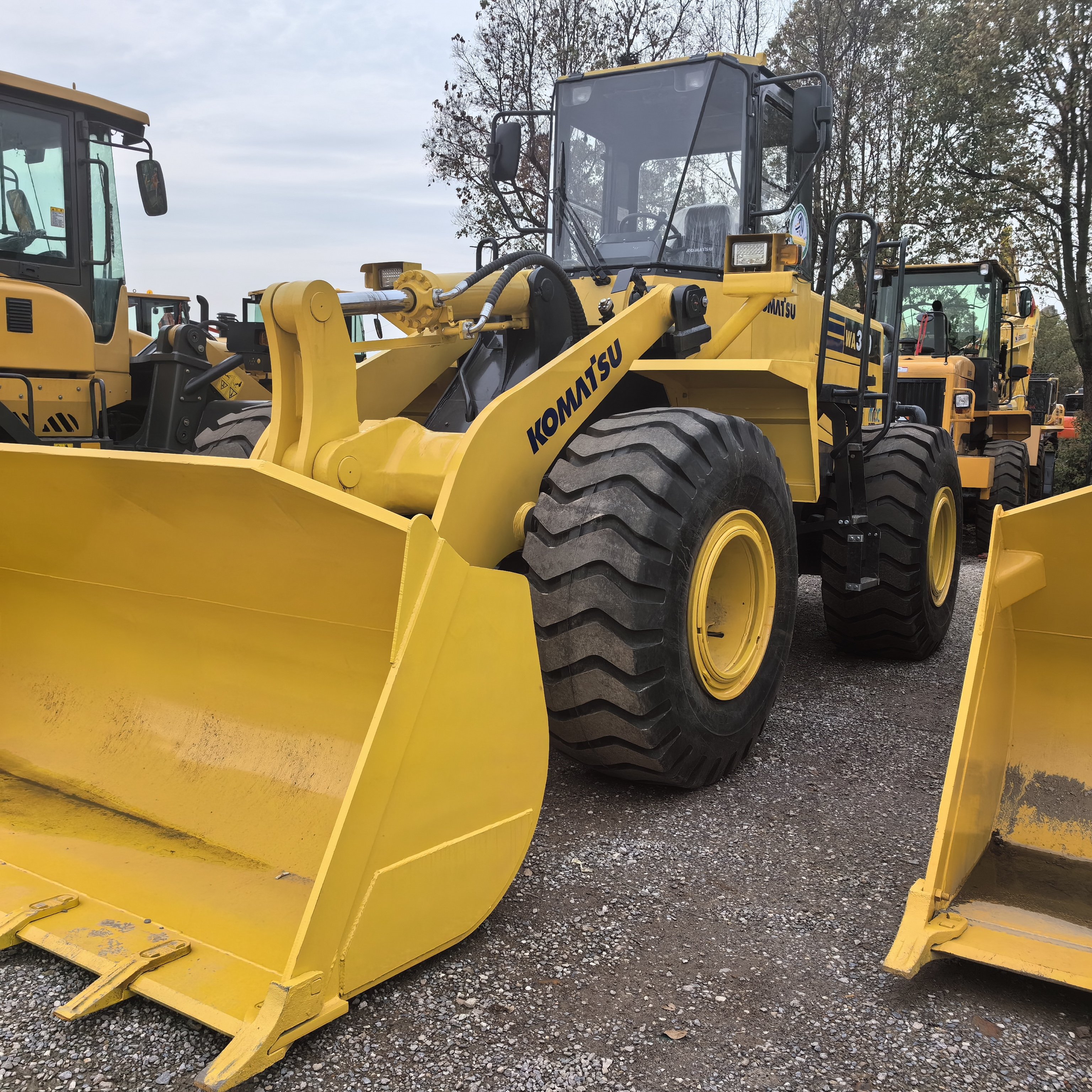 used komatsu loader, The original Komatsu Wa380 front-end loader is selling well