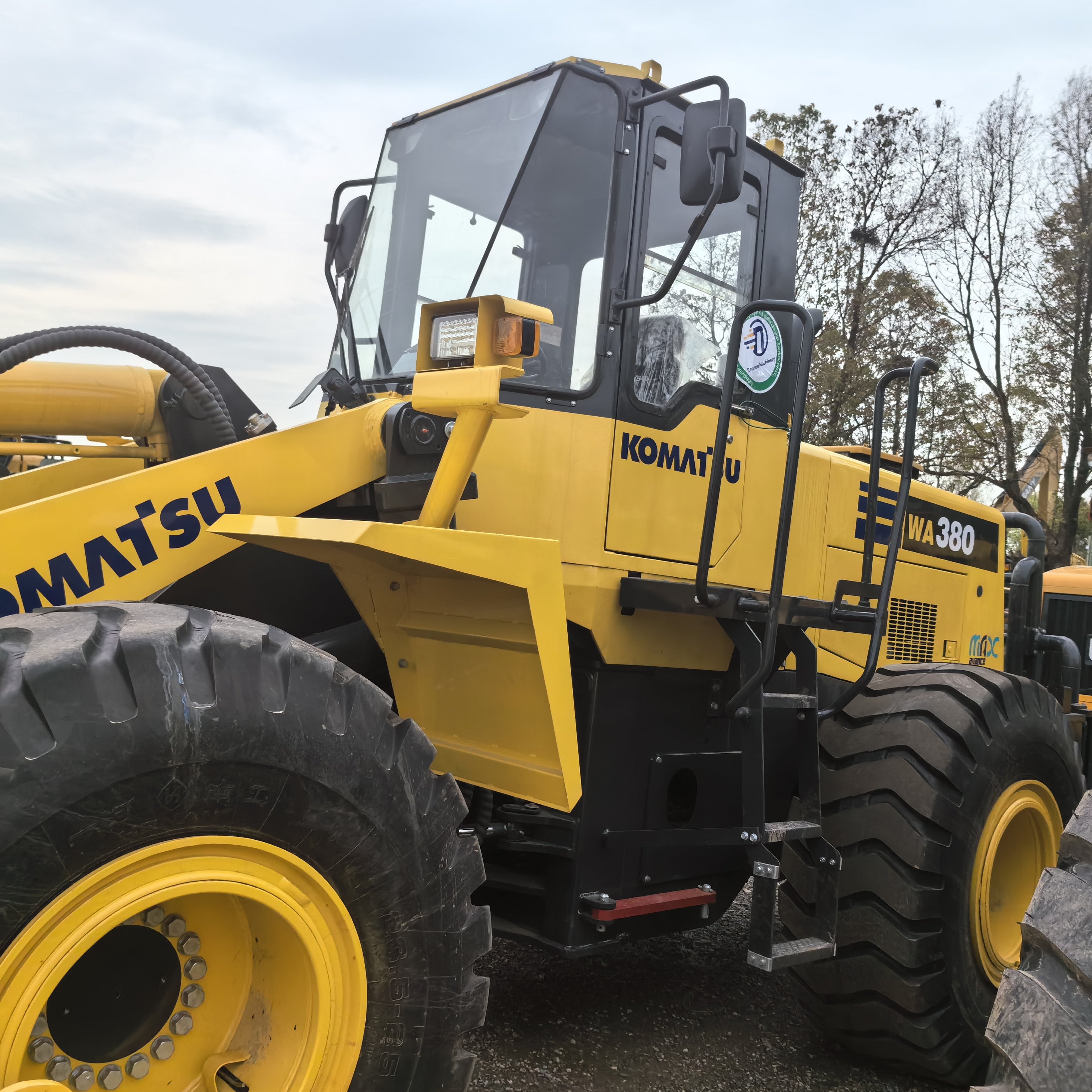 used komatsu loader, The original Komatsu Wa380 front-end loader is selling well