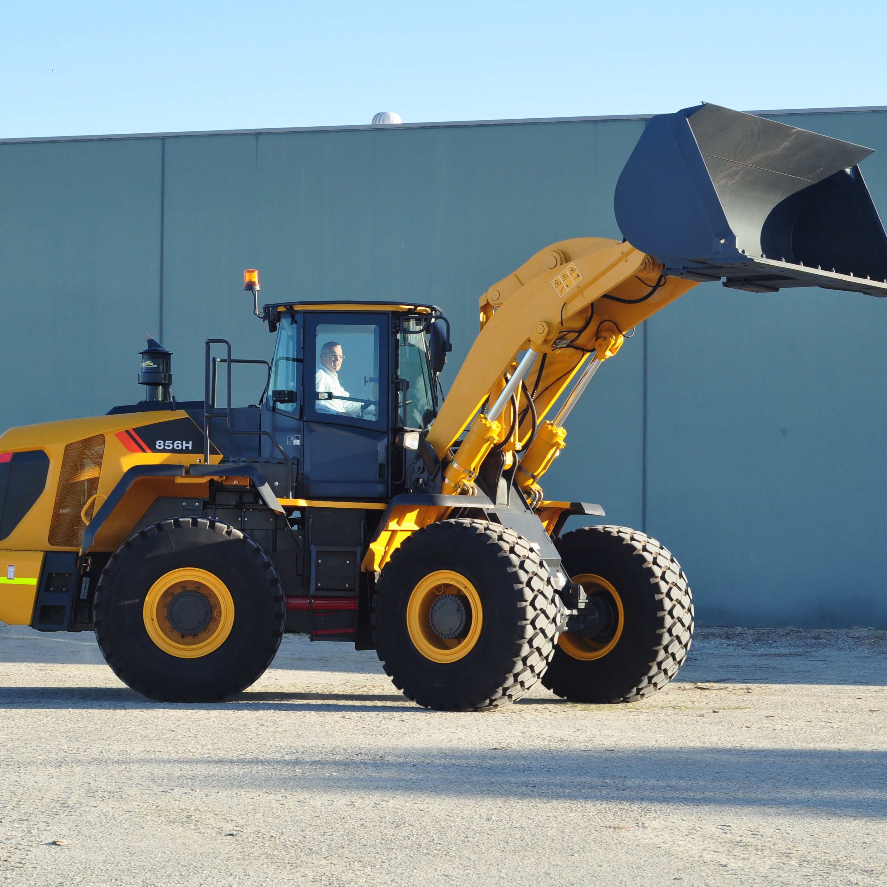 China Factory Direct Sale Good Condition 5Ton Rated Load Wheel Loader 856H with Cheap Price
